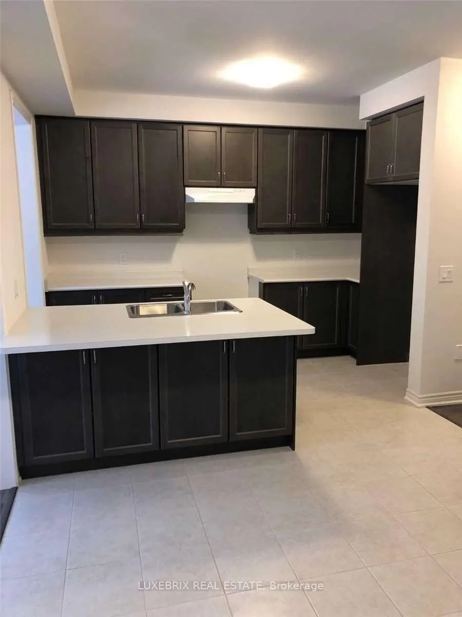 1464 Pratt Heights