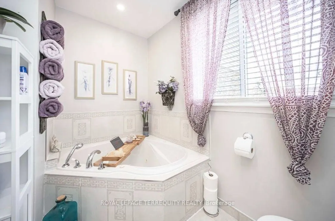 72 Carisbrooke Court #72