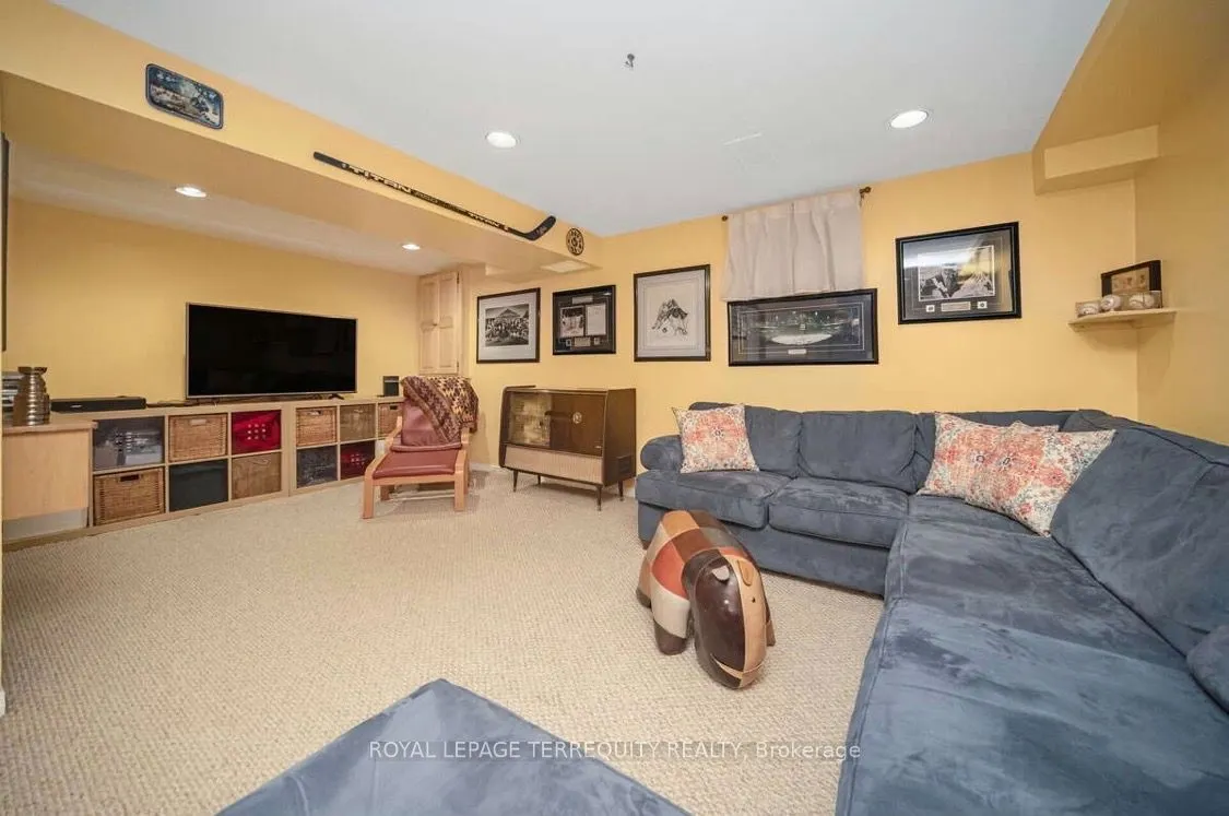 72 Carisbrooke Court #72