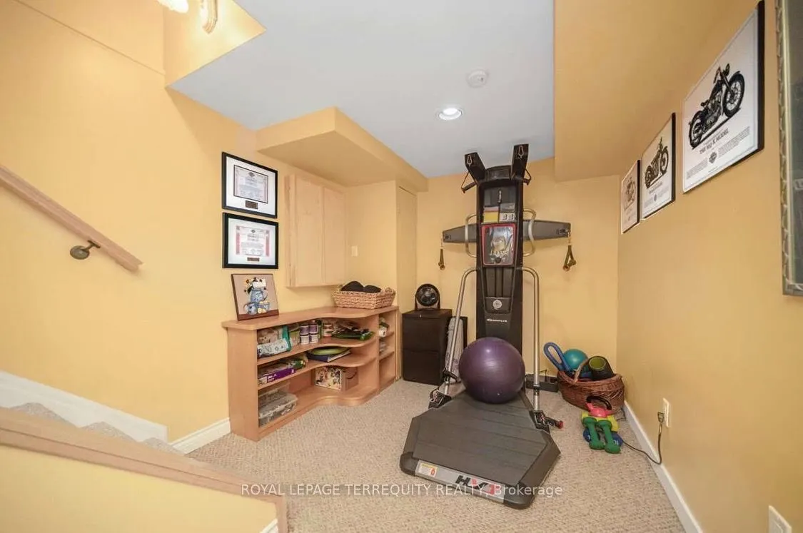 72 Carisbrooke Court #72