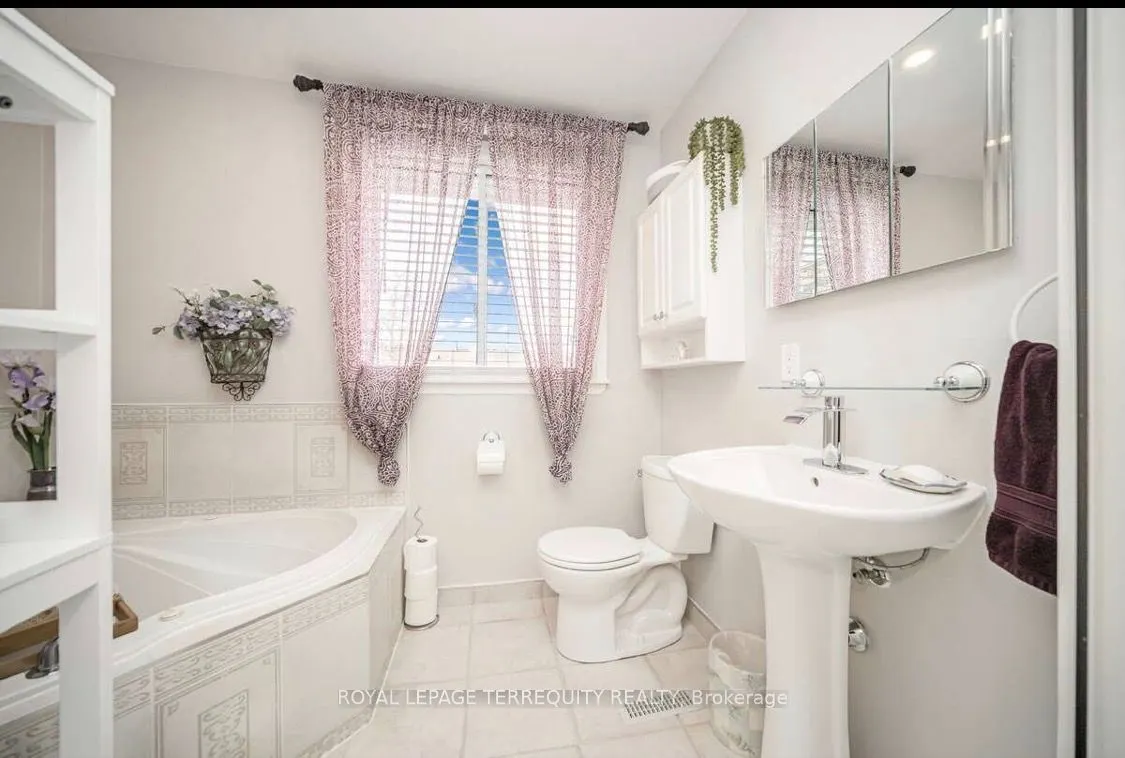 72 Carisbrooke Court #72