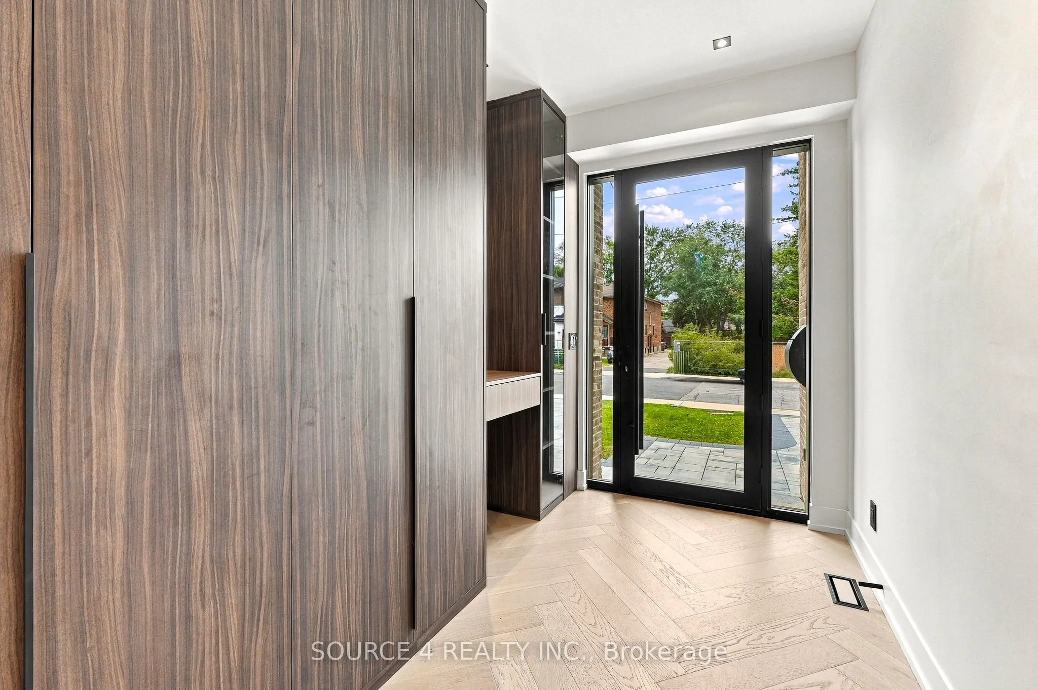 20B Broadview Avenue