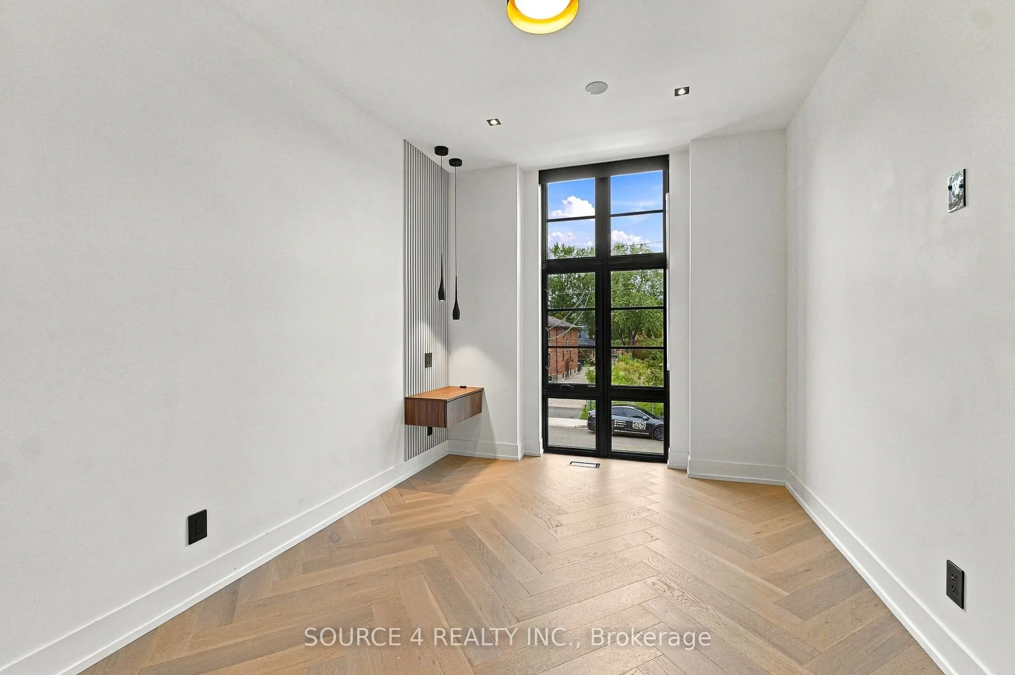20B Broadview Avenue