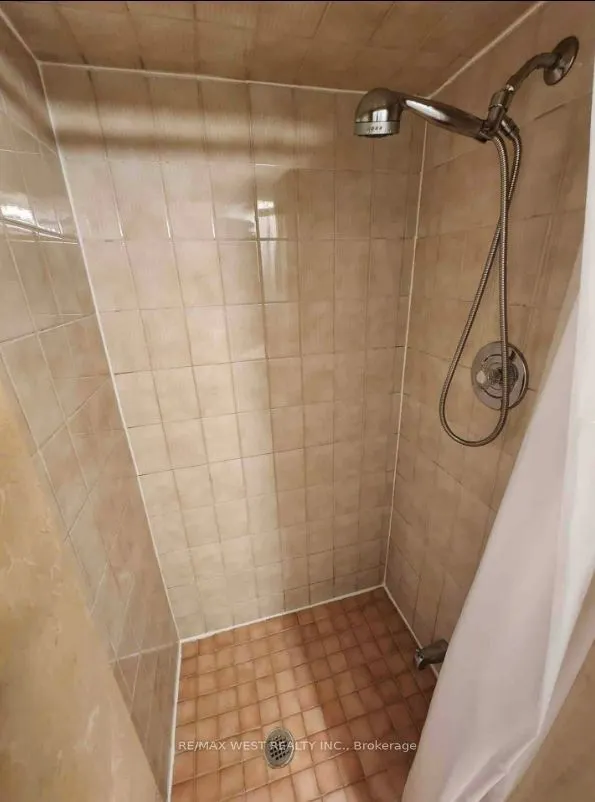 34 Penhurst Avenue #B2