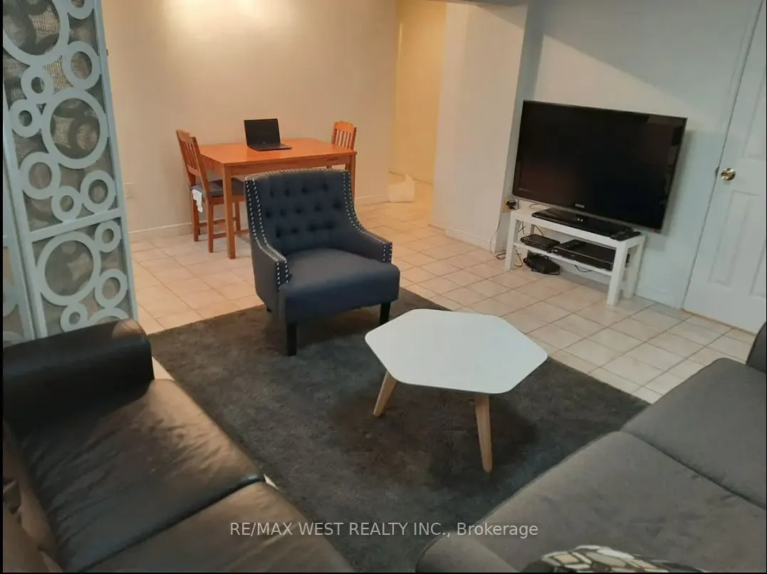 34 Penhurst Avenue #B2