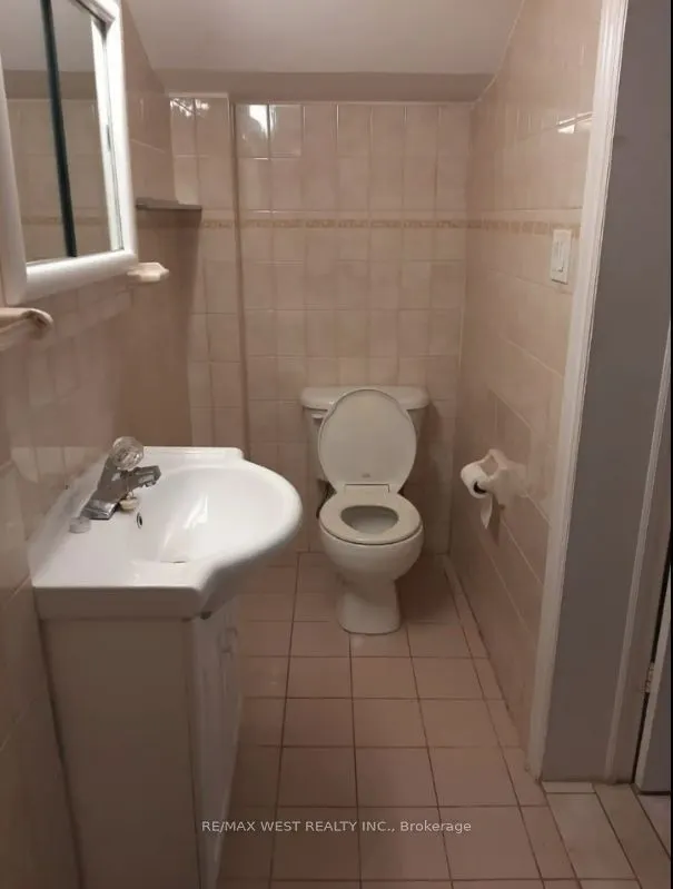 34 Penhurst Avenue #B2
