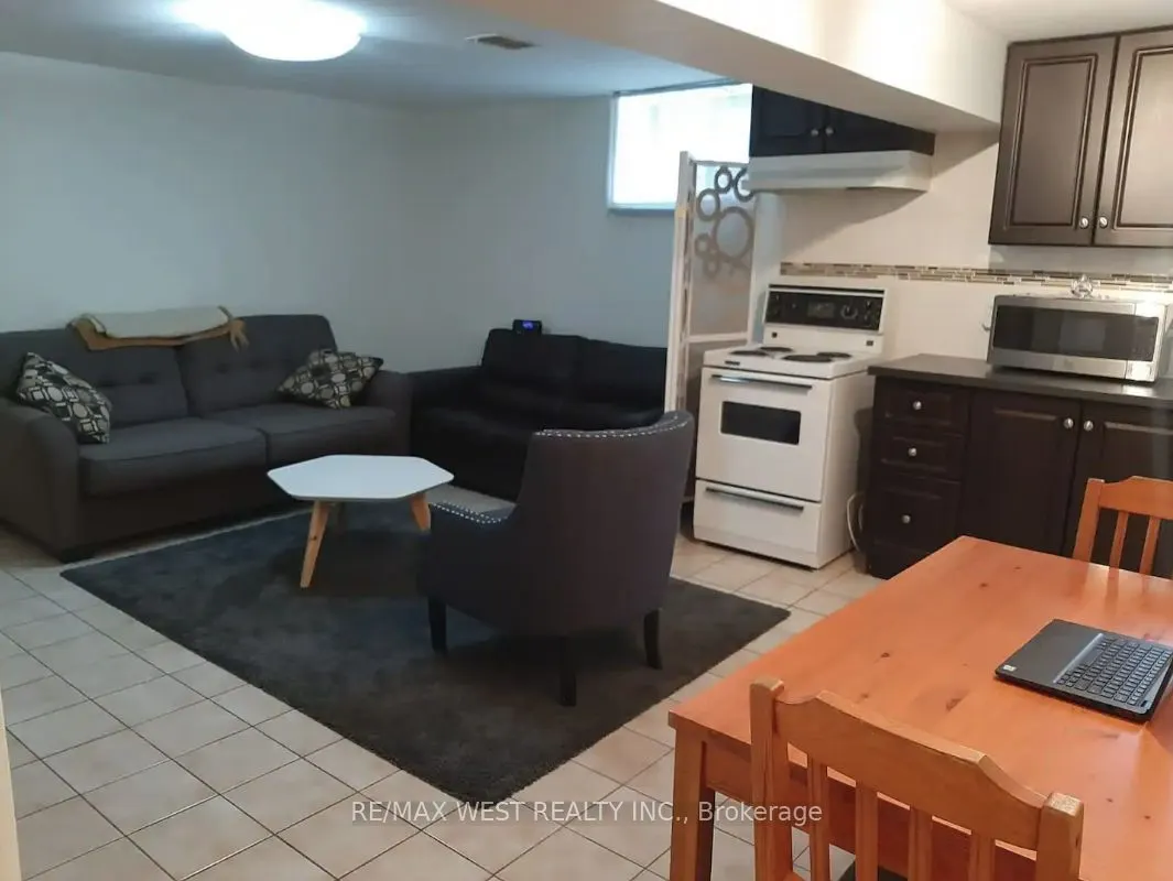 34 Penhurst Avenue #B2