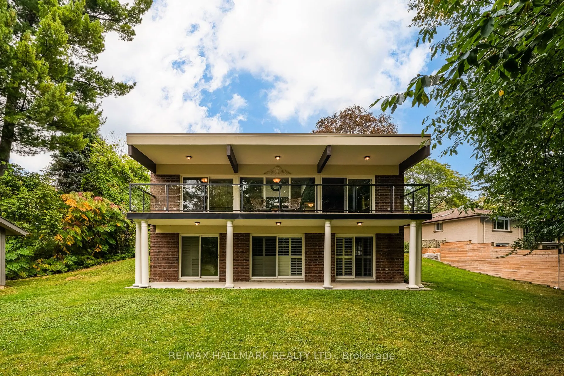 1499 Ashington Court