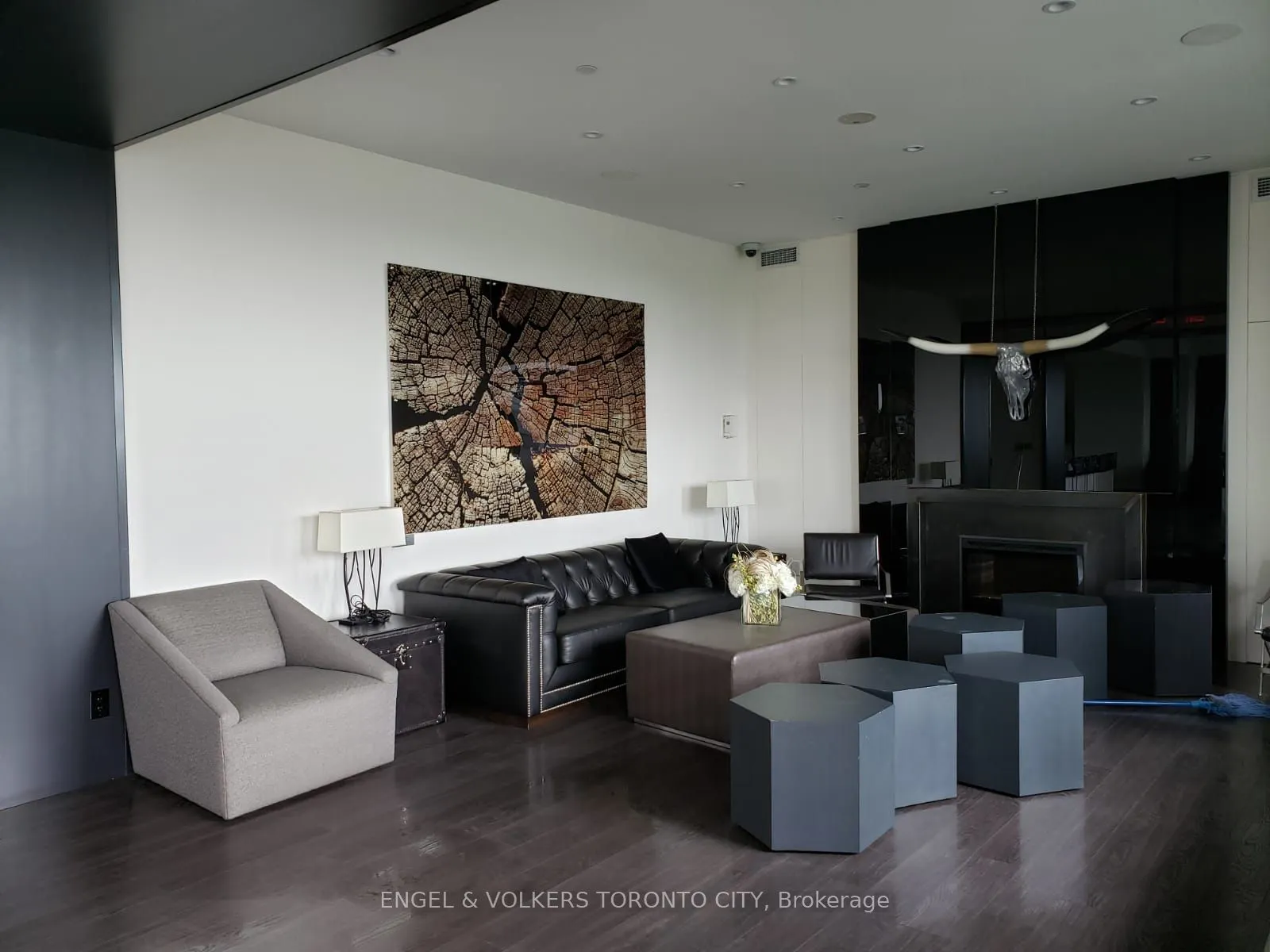 1830 Bloor Street W #330