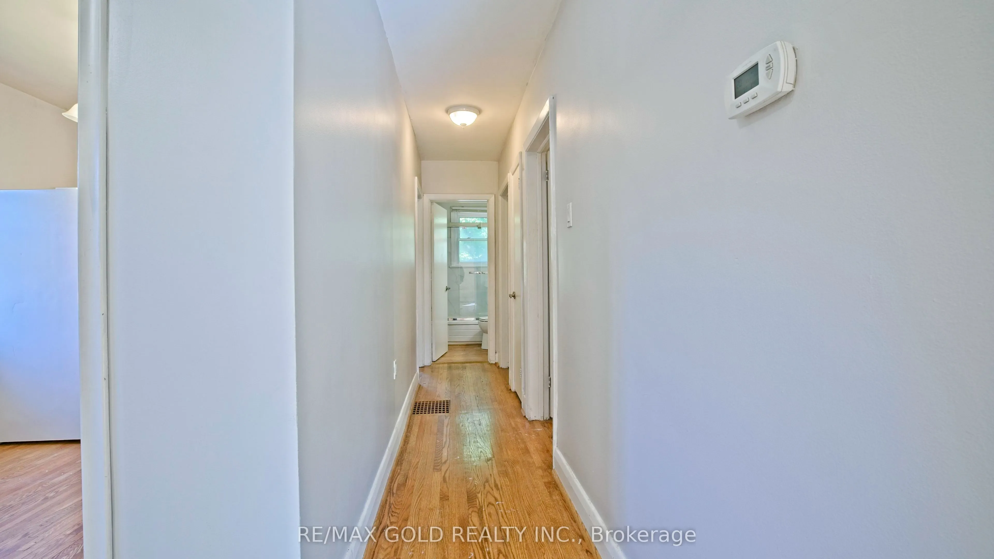 11 Pine Avenue N