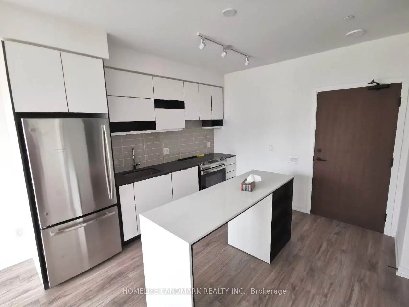 4065 Confederation Parkway #505
