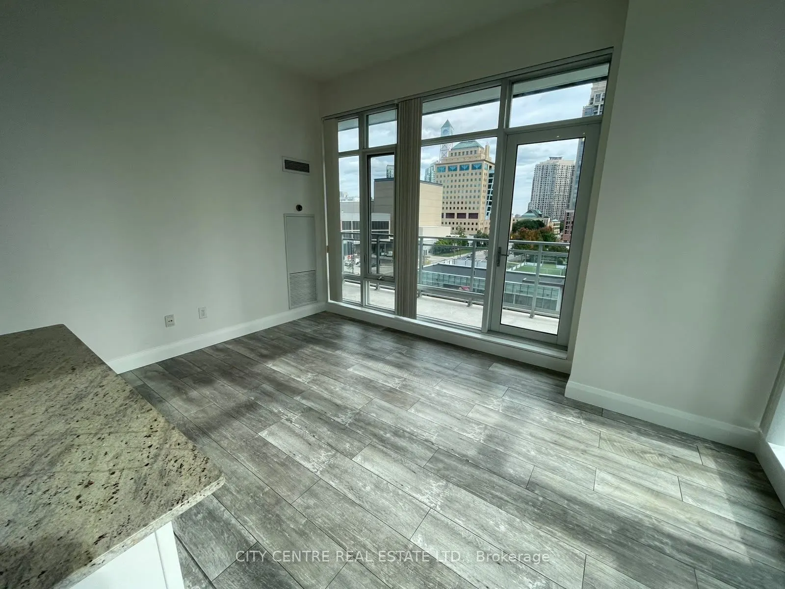 365 Prince Of Wales Drive #505