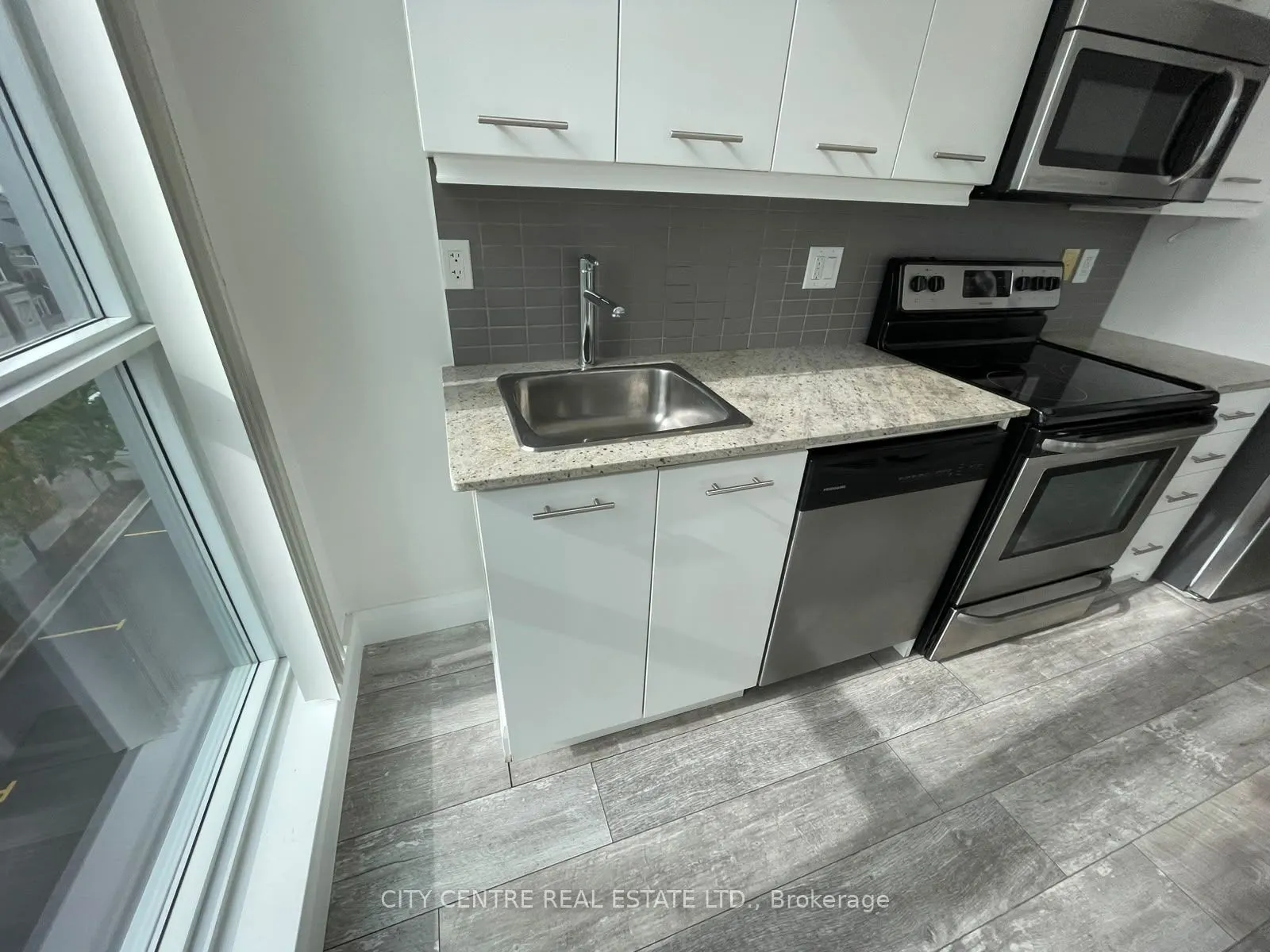 365 Prince Of Wales Drive #505