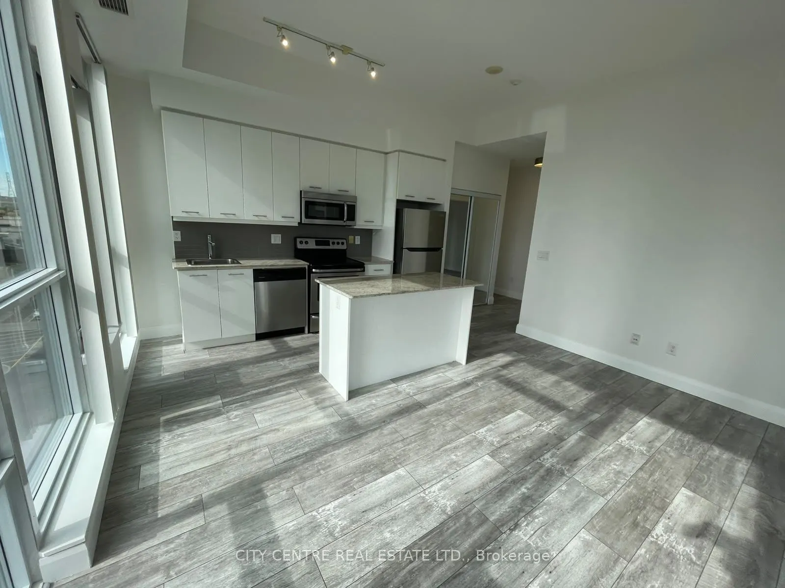 365 Prince Of Wales Drive #505