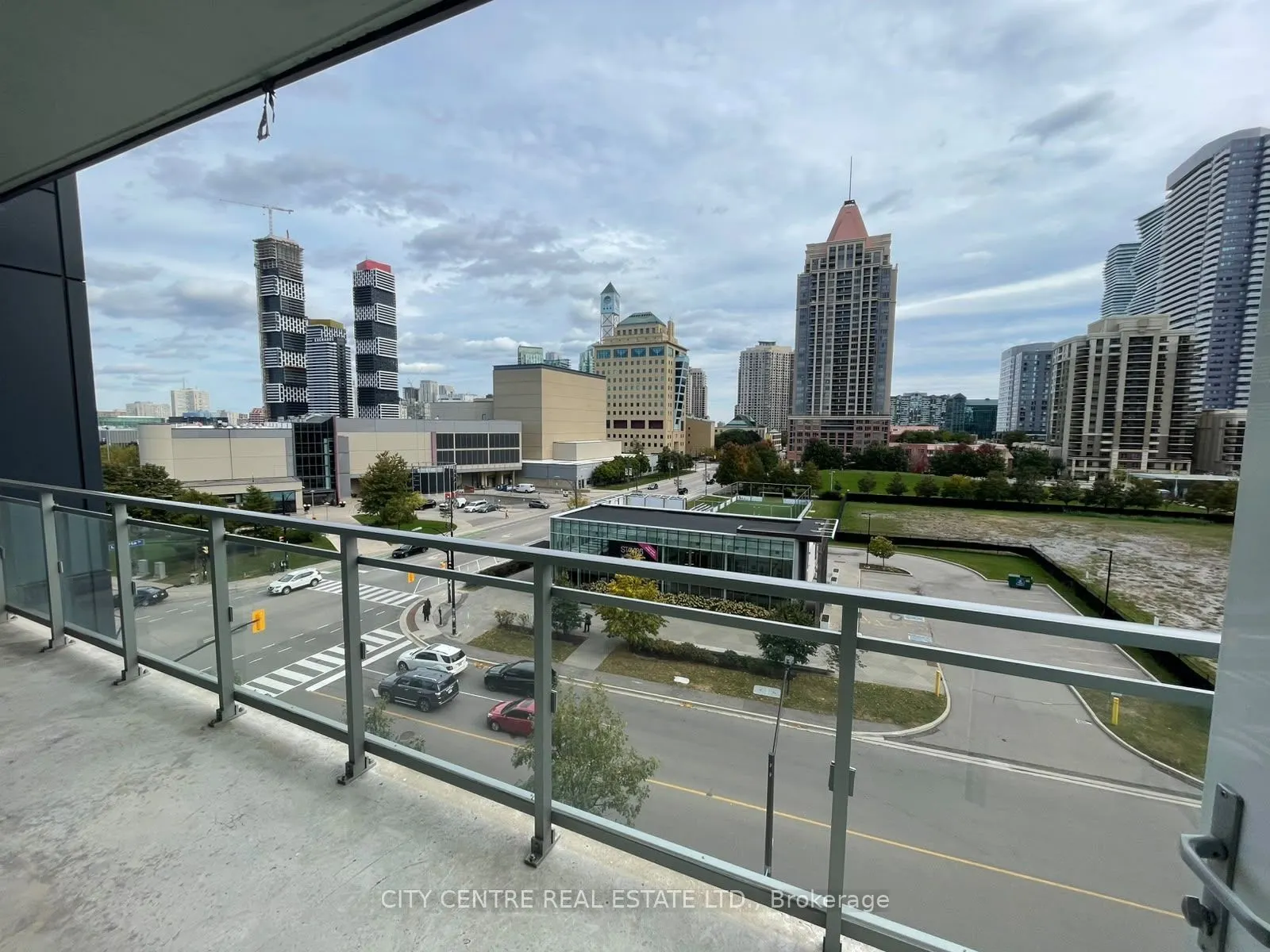 365 Prince Of Wales Drive #505