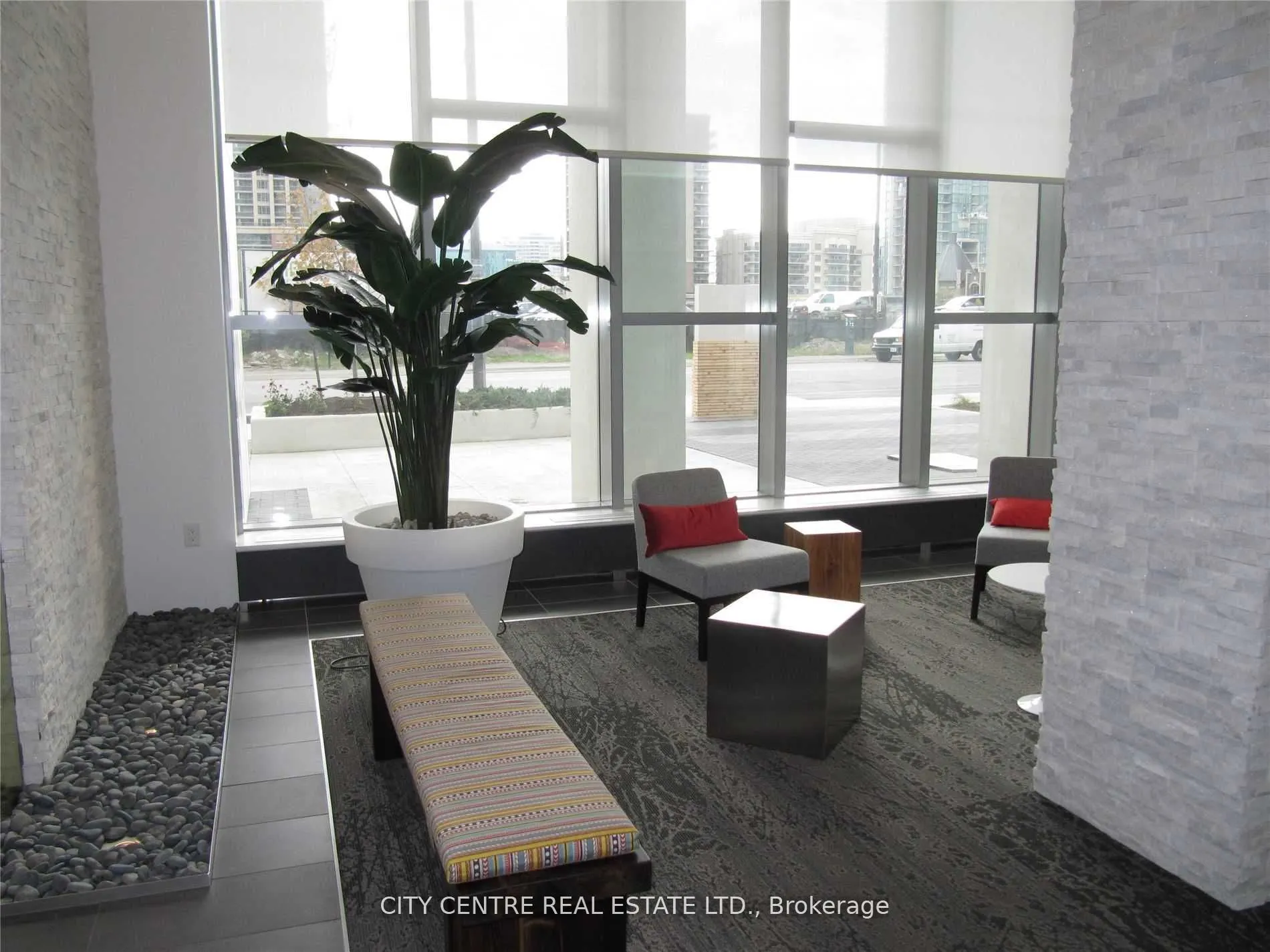365 Prince Of Wales Drive #505