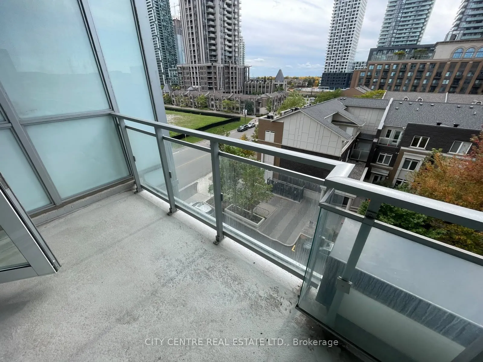 365 Prince Of Wales Drive #505