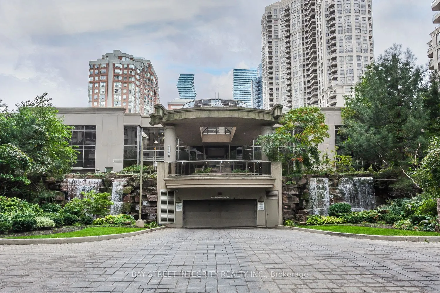 3888 Duke Of York Boulevard #2328