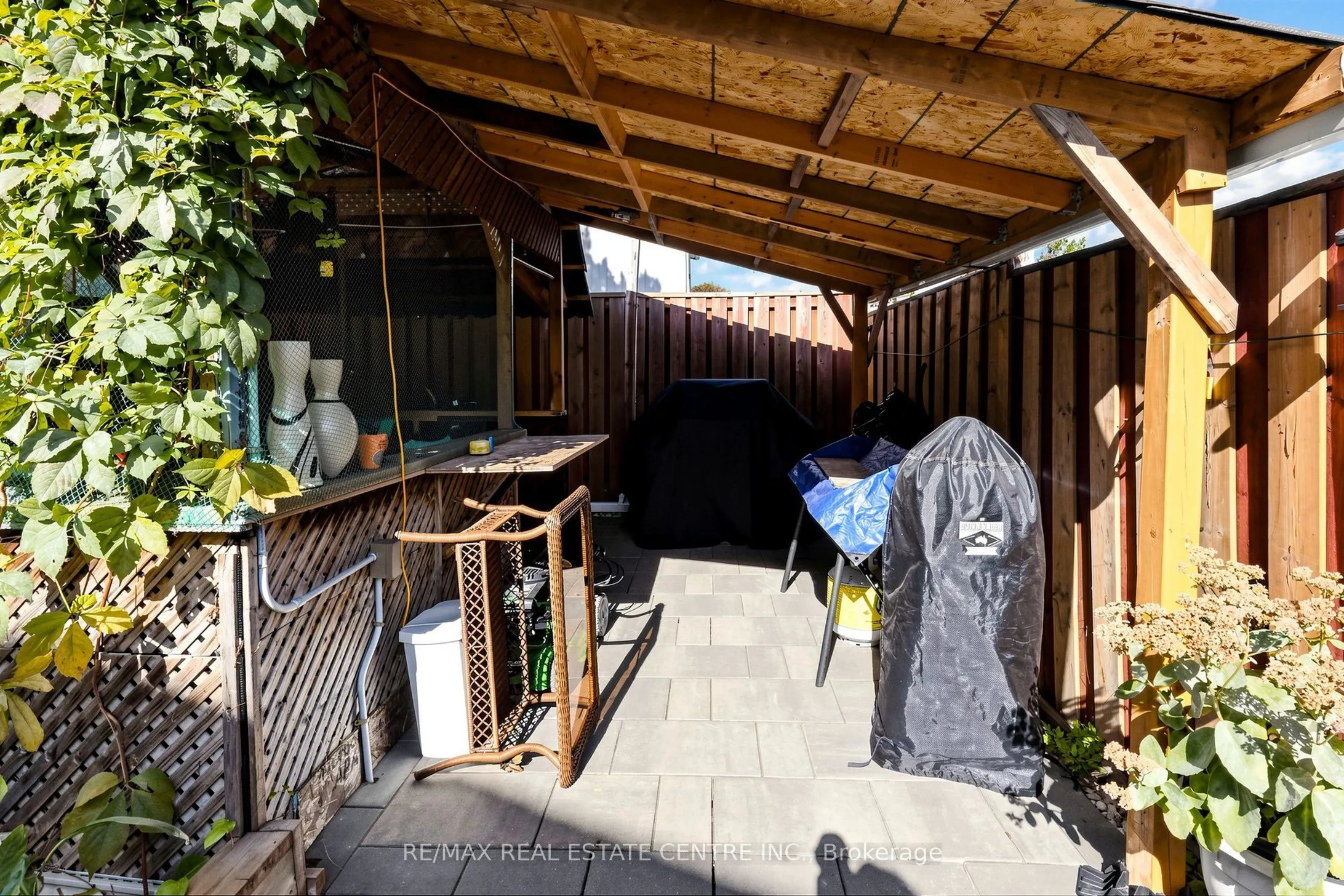 1 Hawkins Court