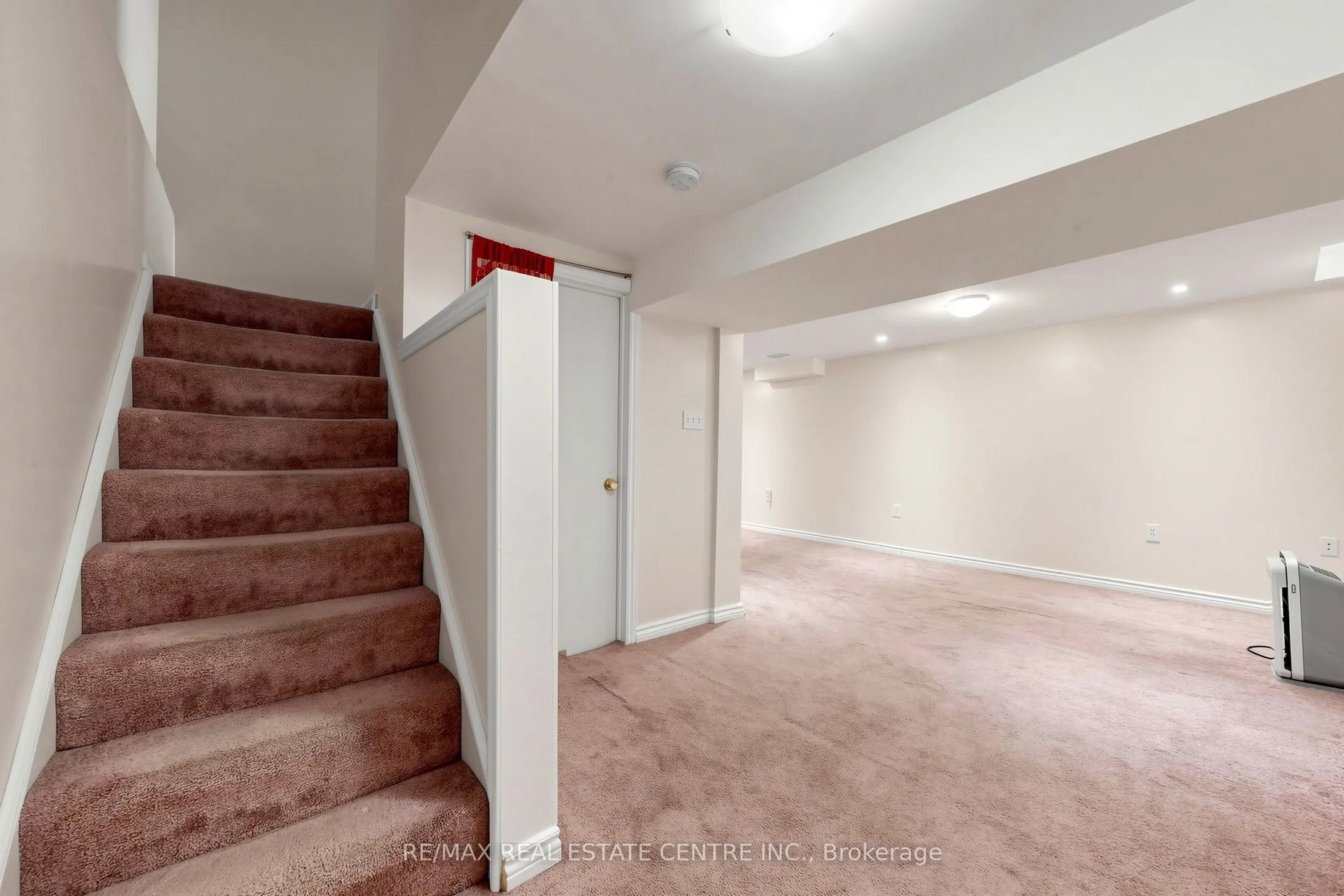 1 Hawkins Court