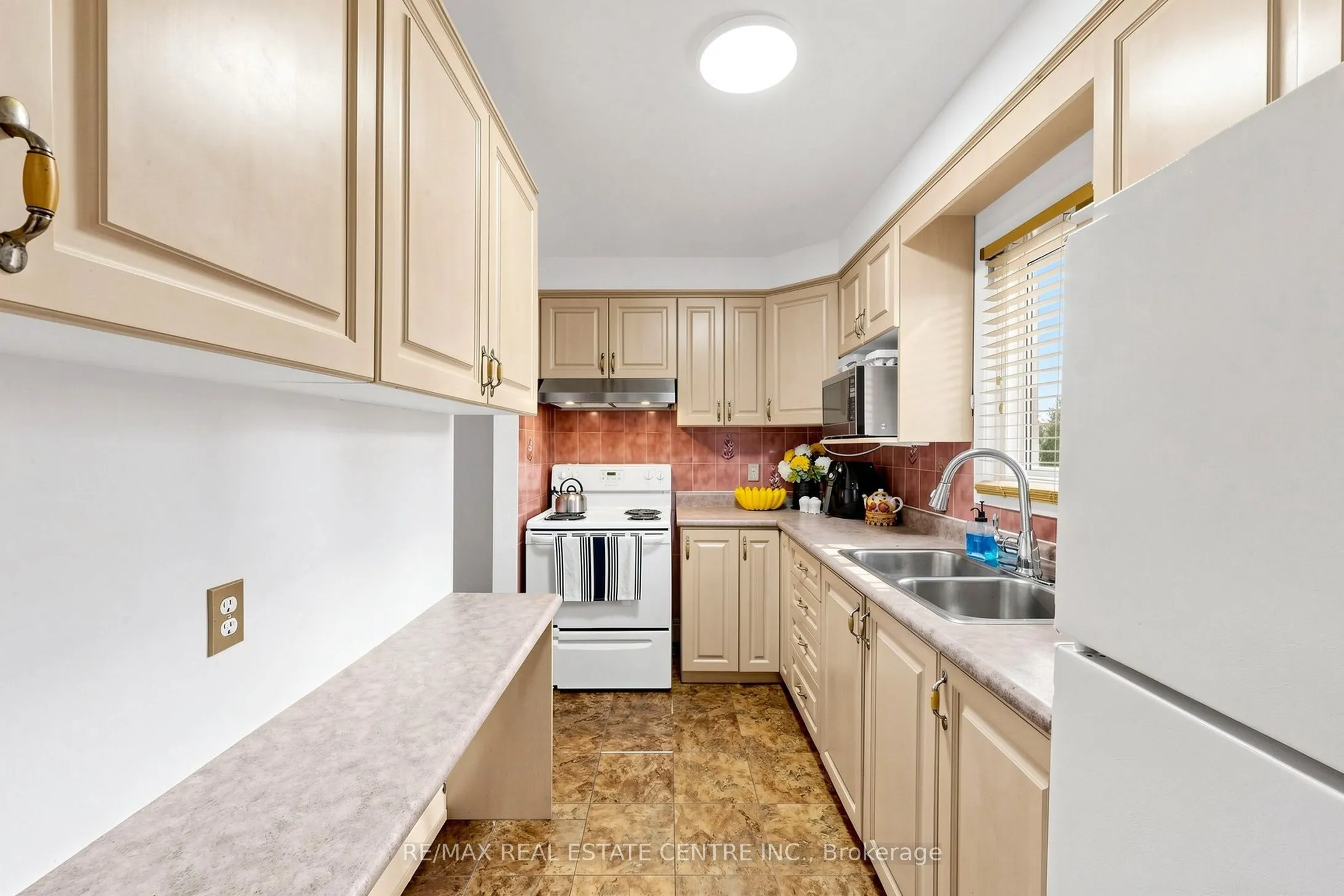 1 Hawkins Court