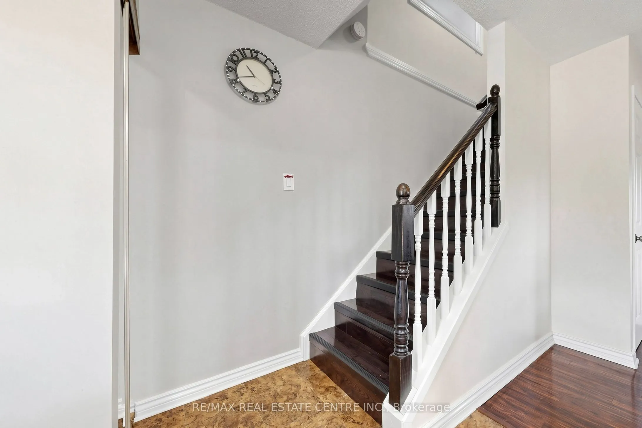 1 Hawkins Court