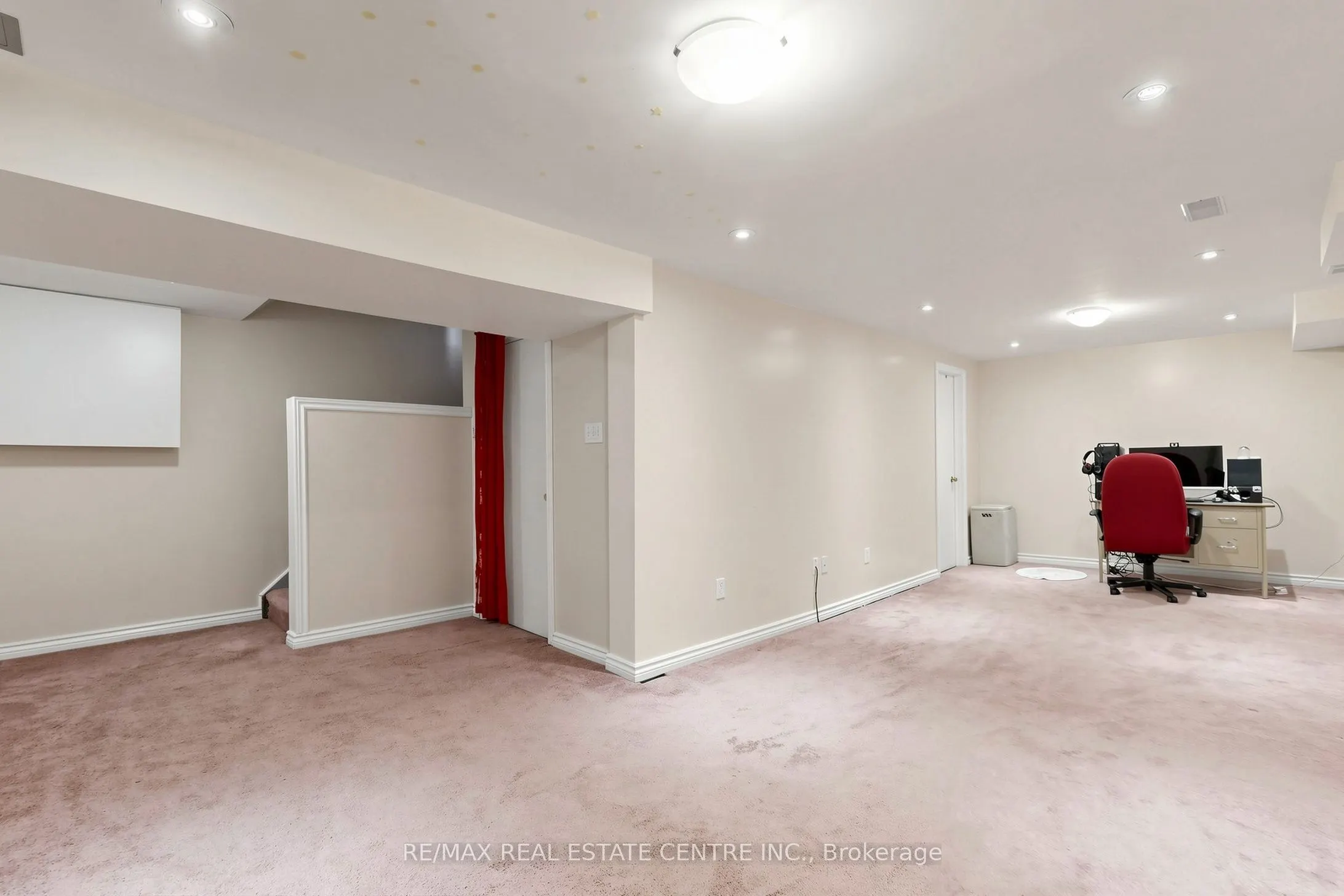 1 Hawkins Court