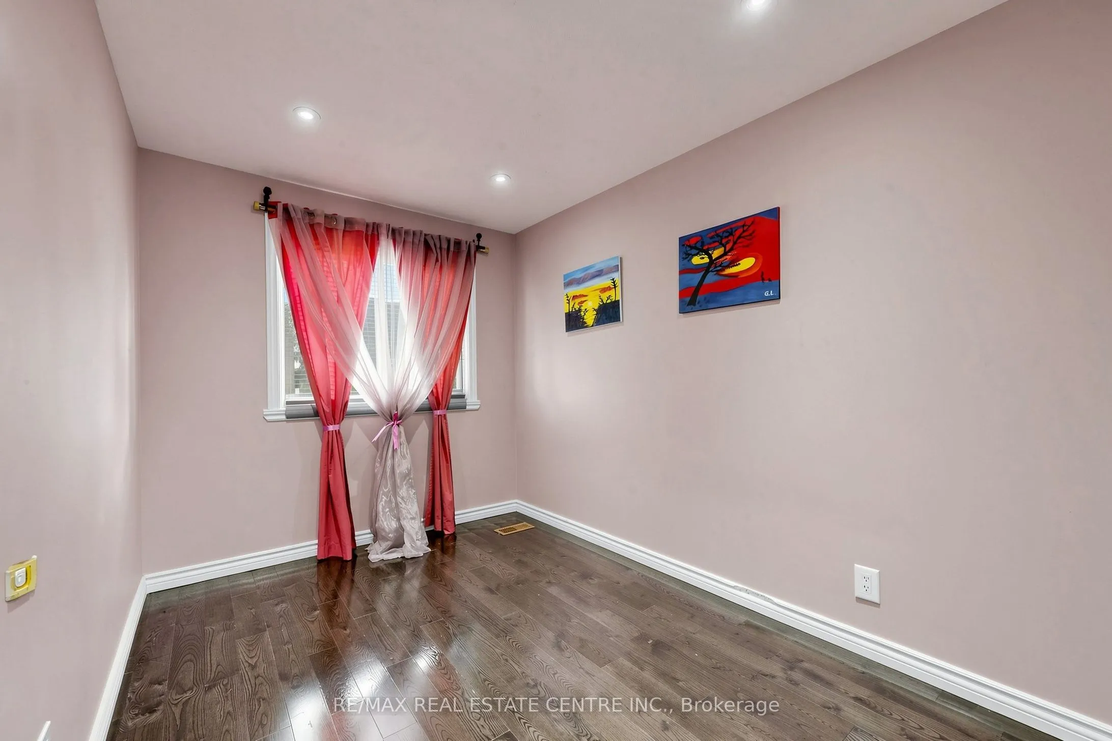 1 Hawkins Court