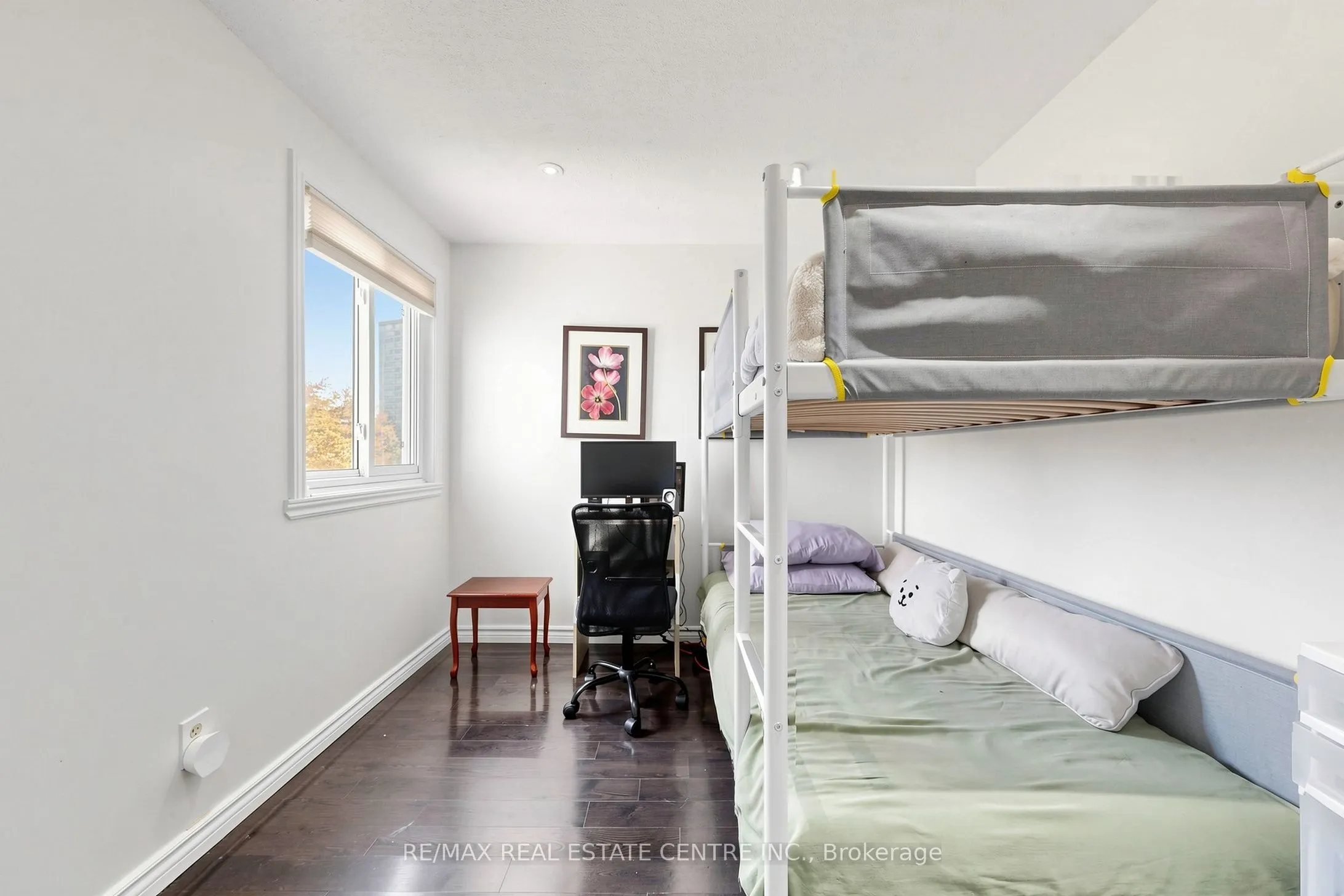 1 Hawkins Court