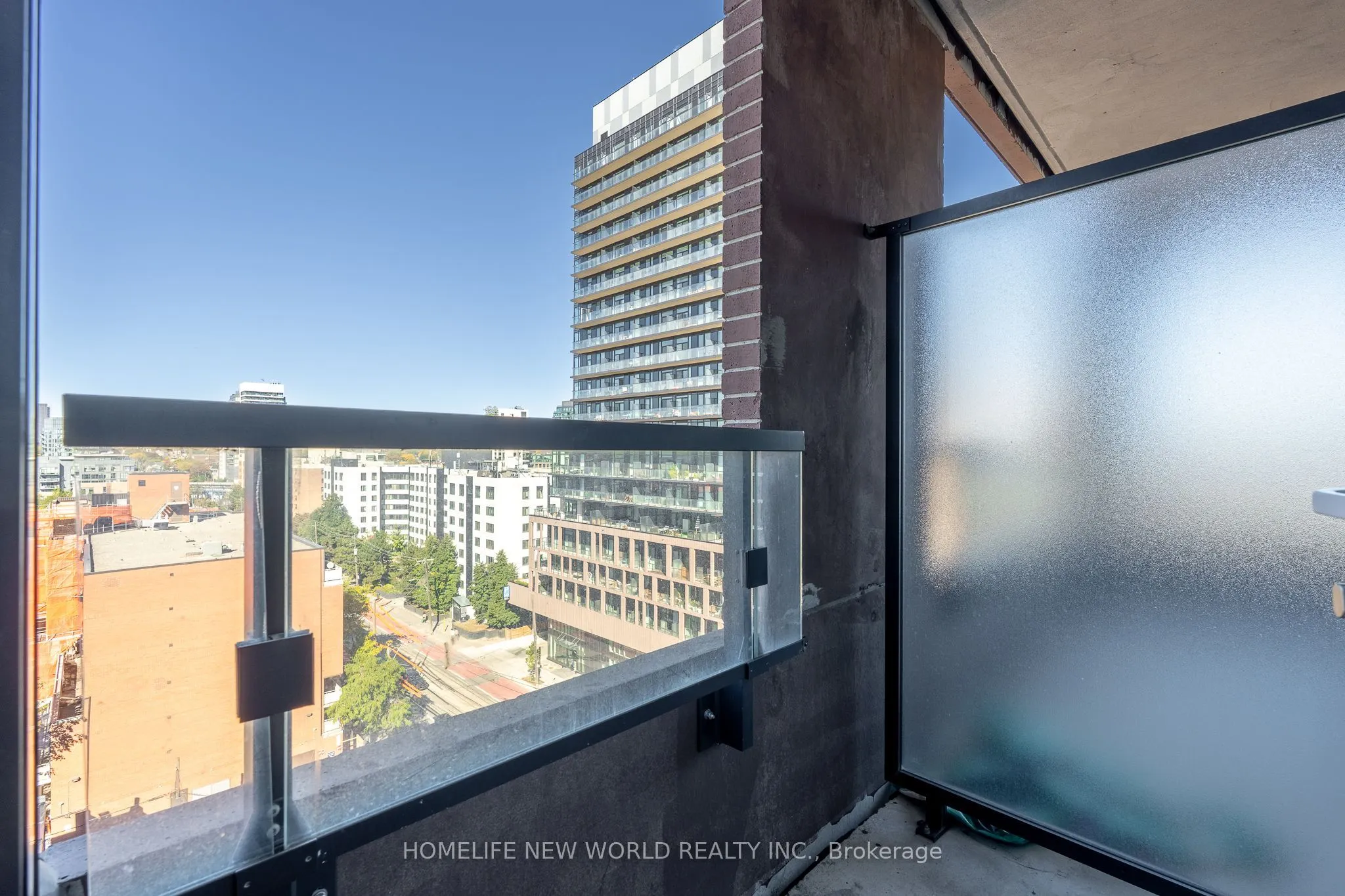 270 Dufferin Street #822