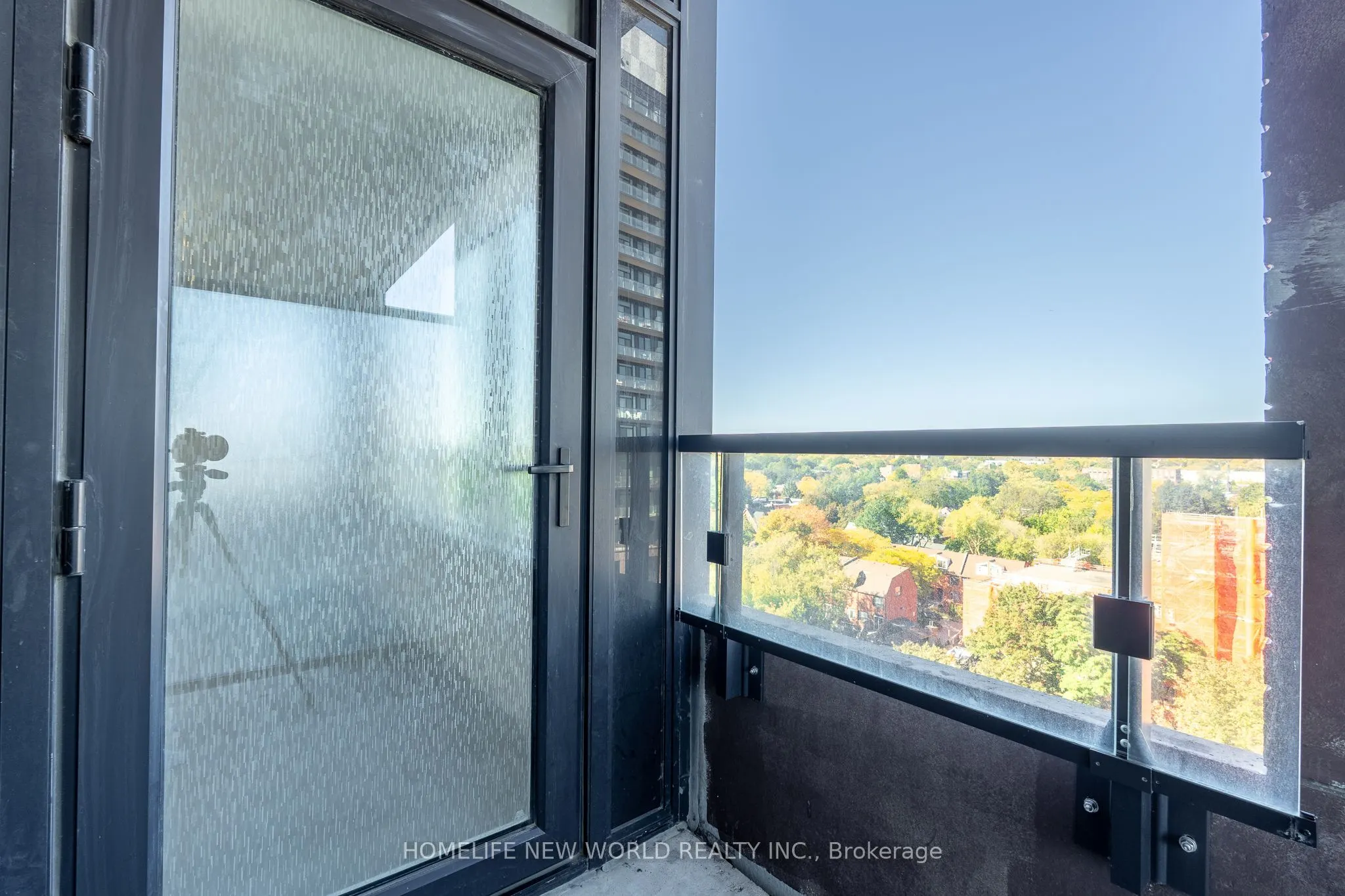 270 Dufferin Street #822