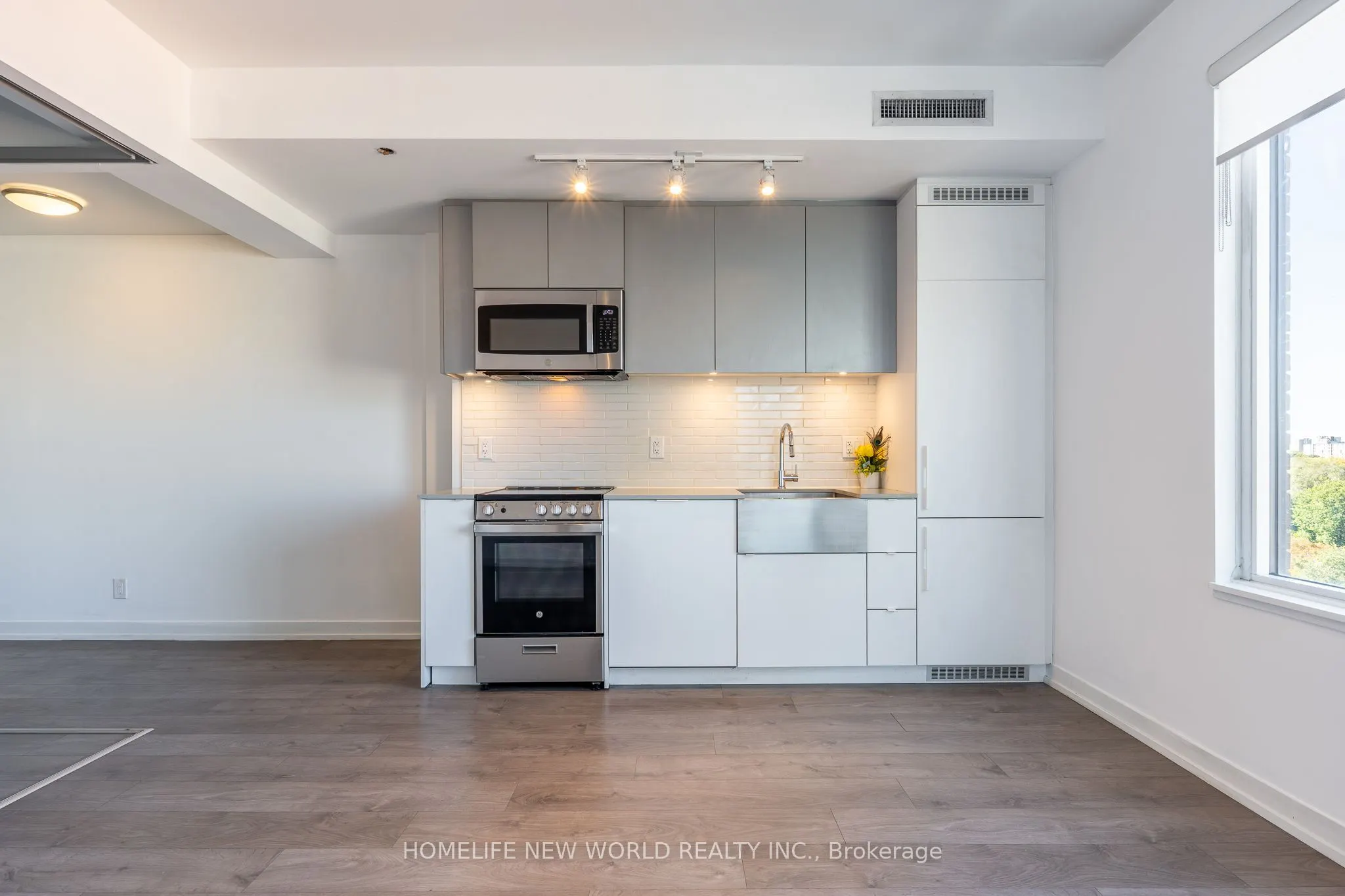 270 Dufferin Street #822