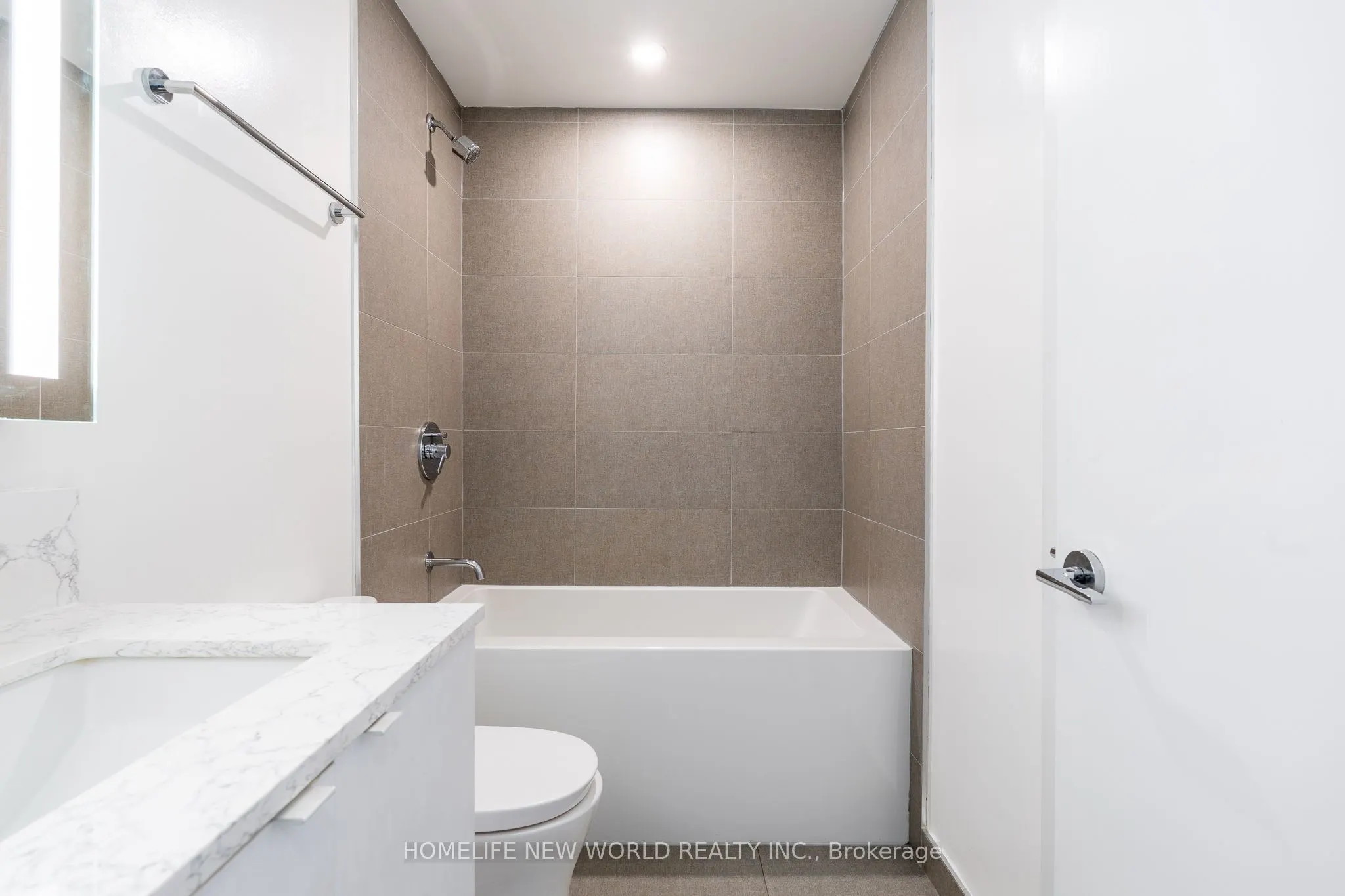 270 Dufferin Street #822