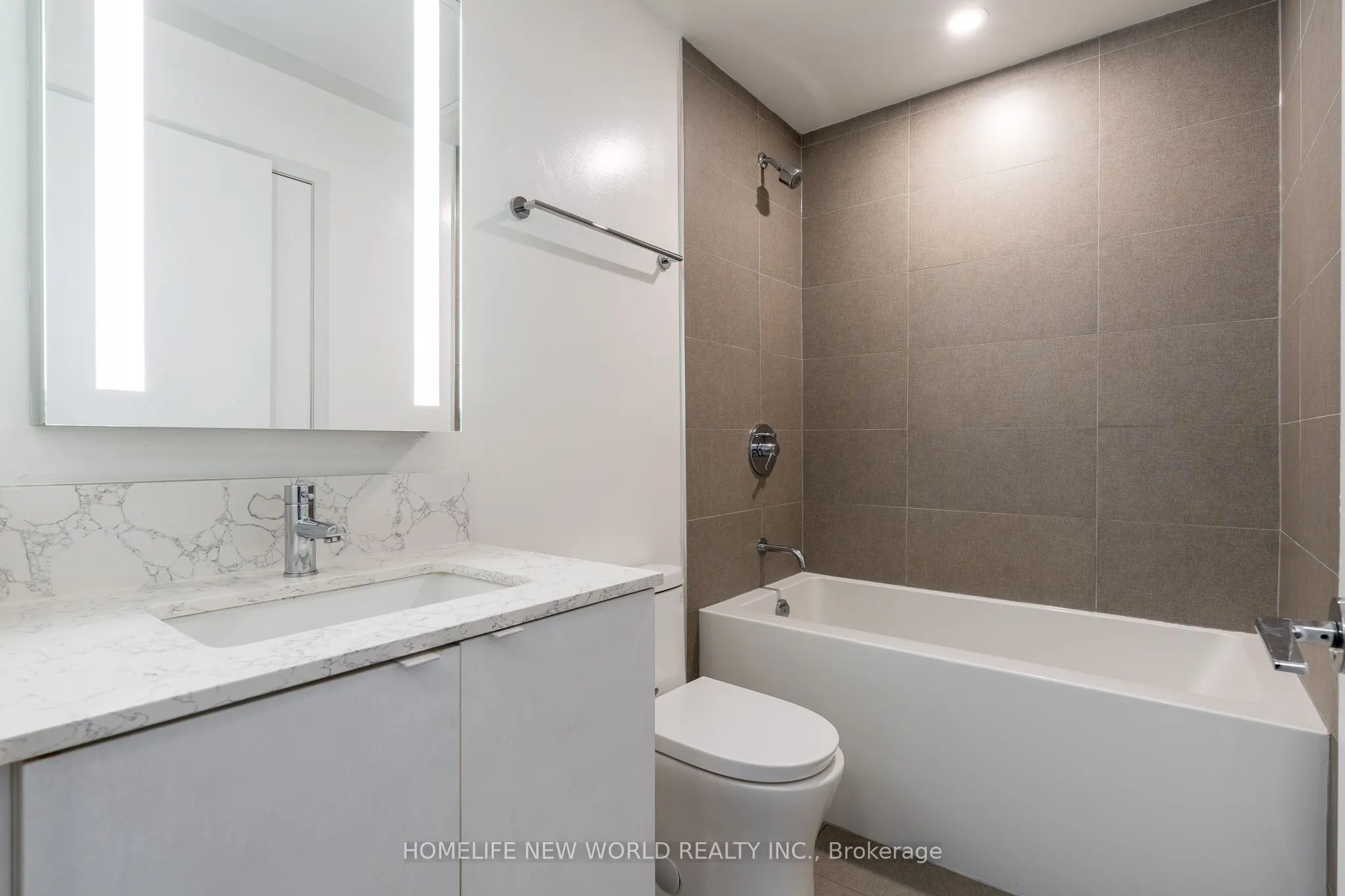 270 Dufferin Street #822