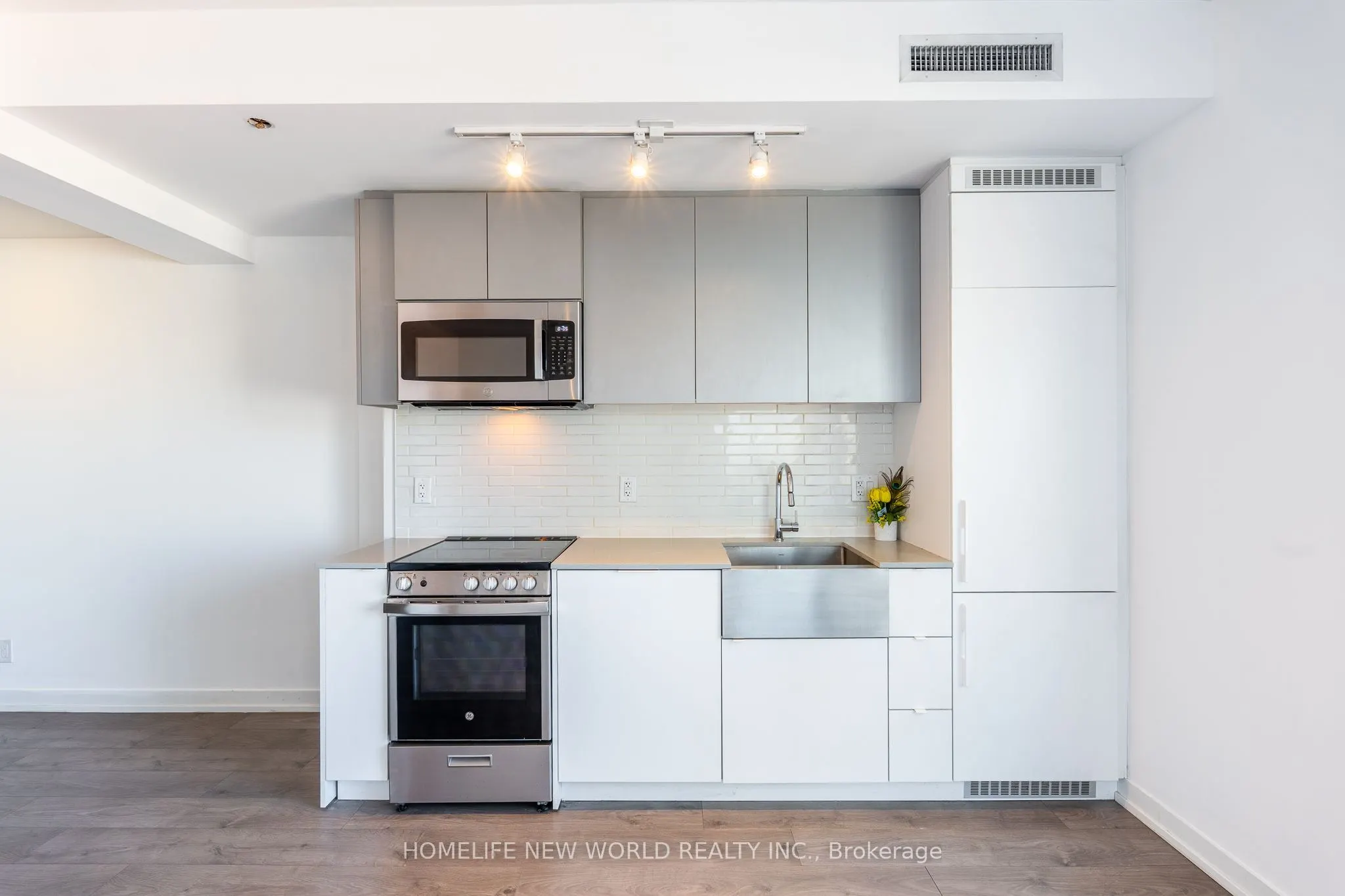270 Dufferin Street #822