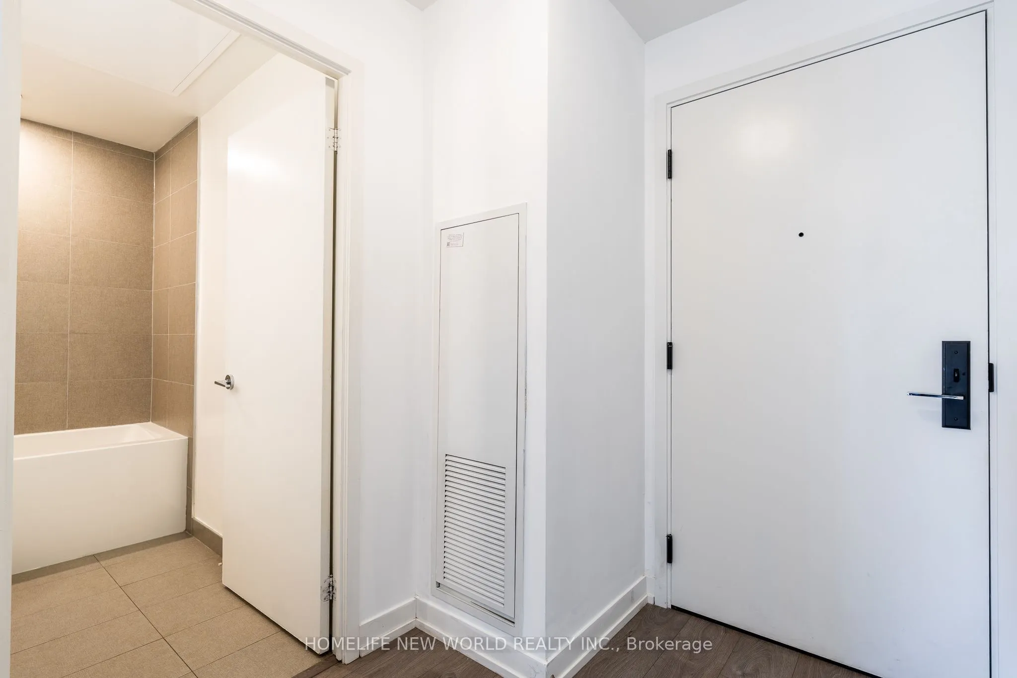 270 Dufferin Street #822