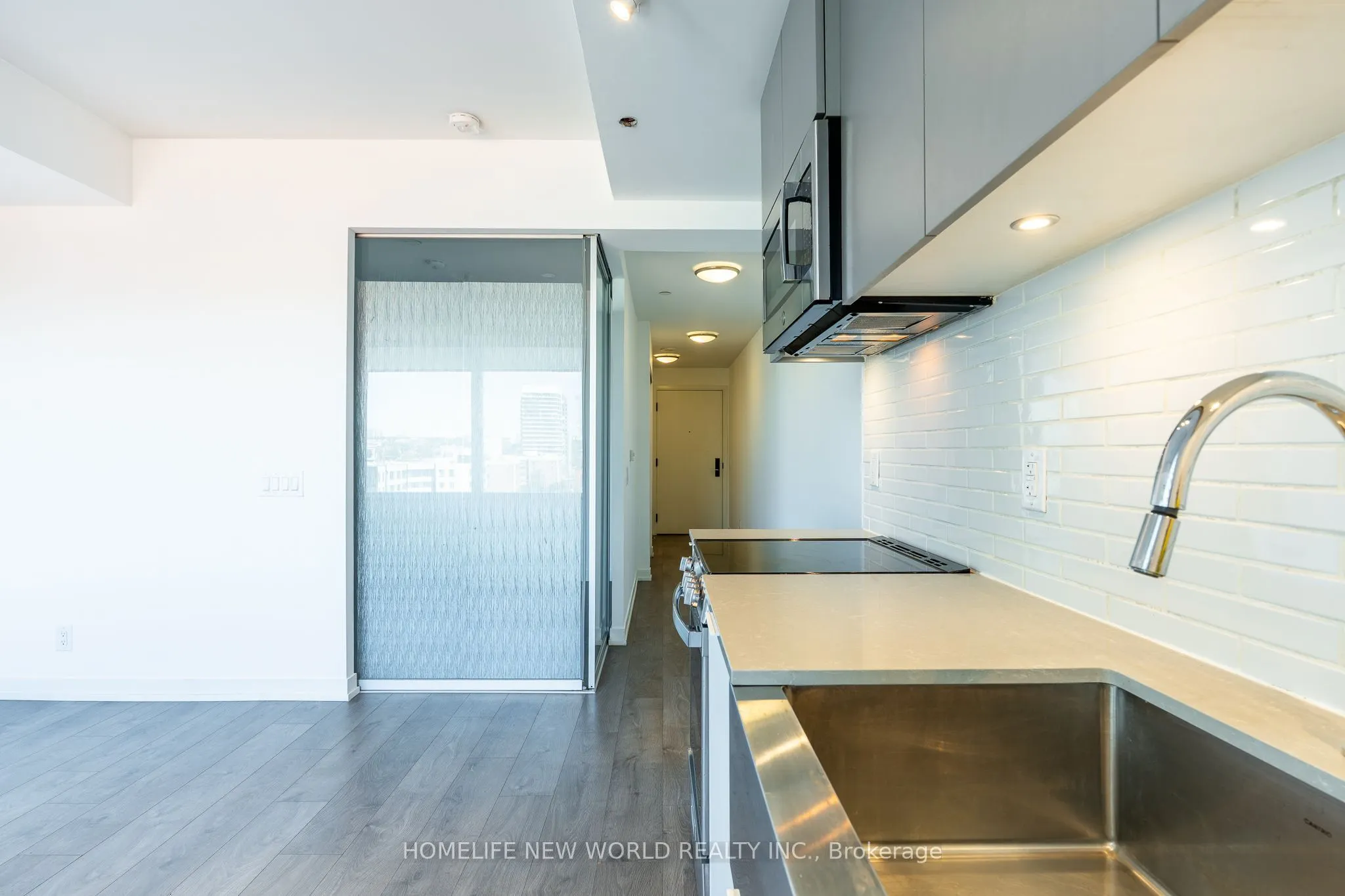 270 Dufferin Street #822