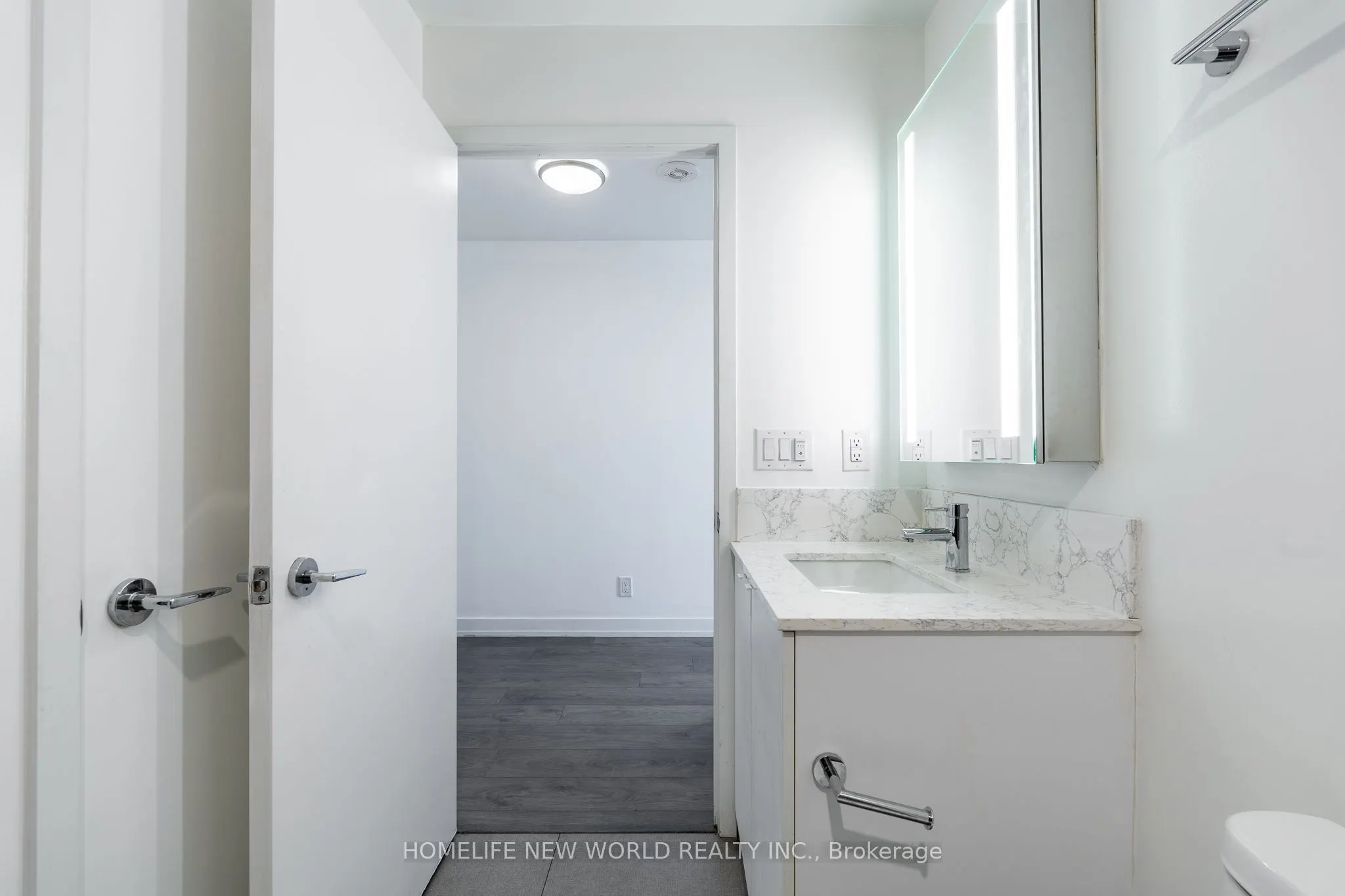 270 Dufferin Street #822