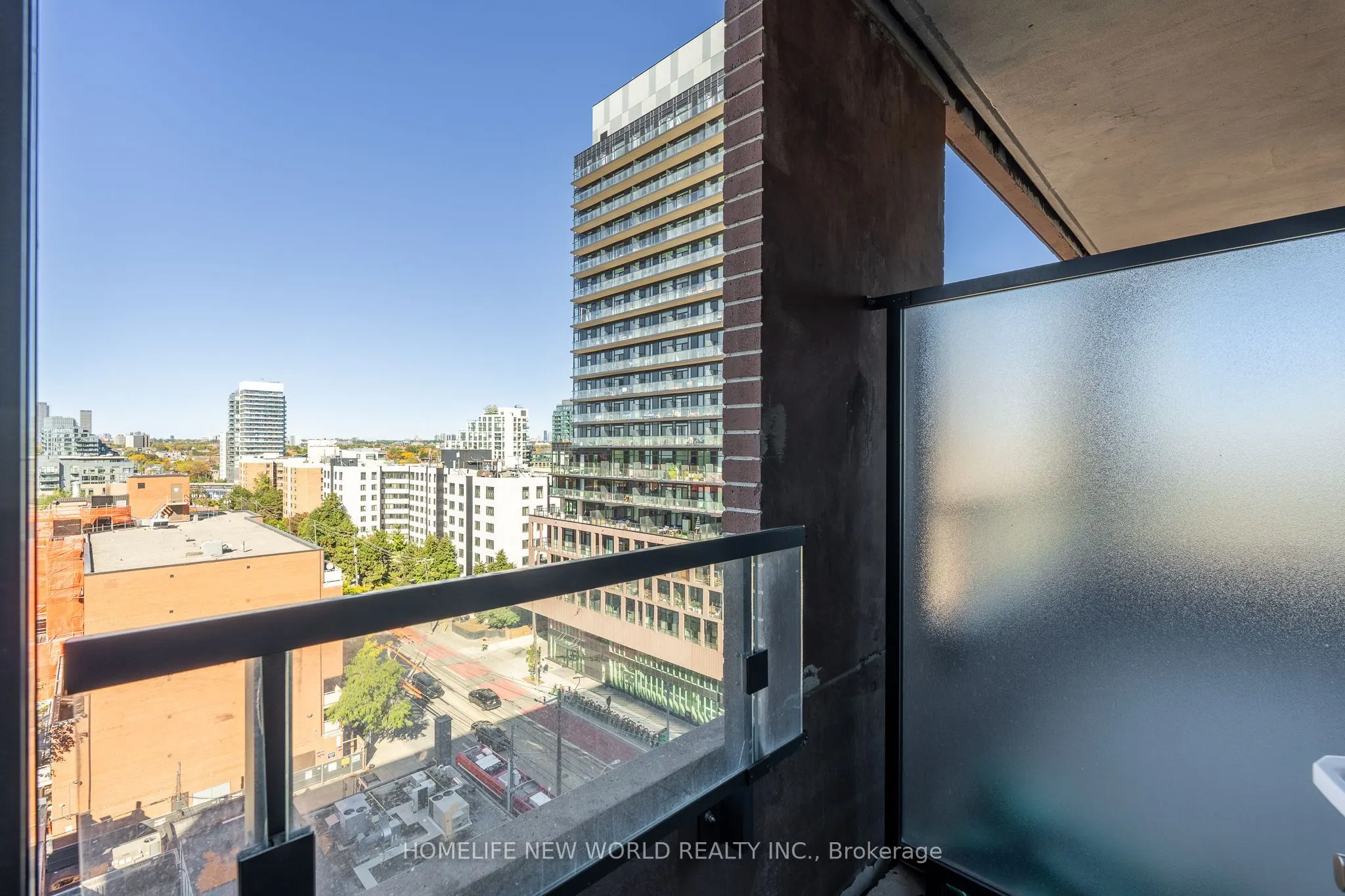 270 Dufferin Street #822