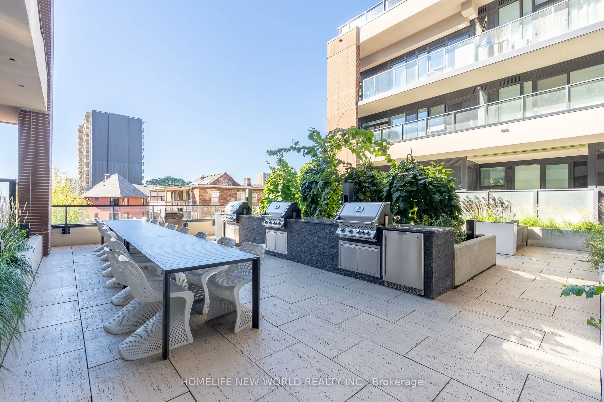 270 Dufferin Street #822