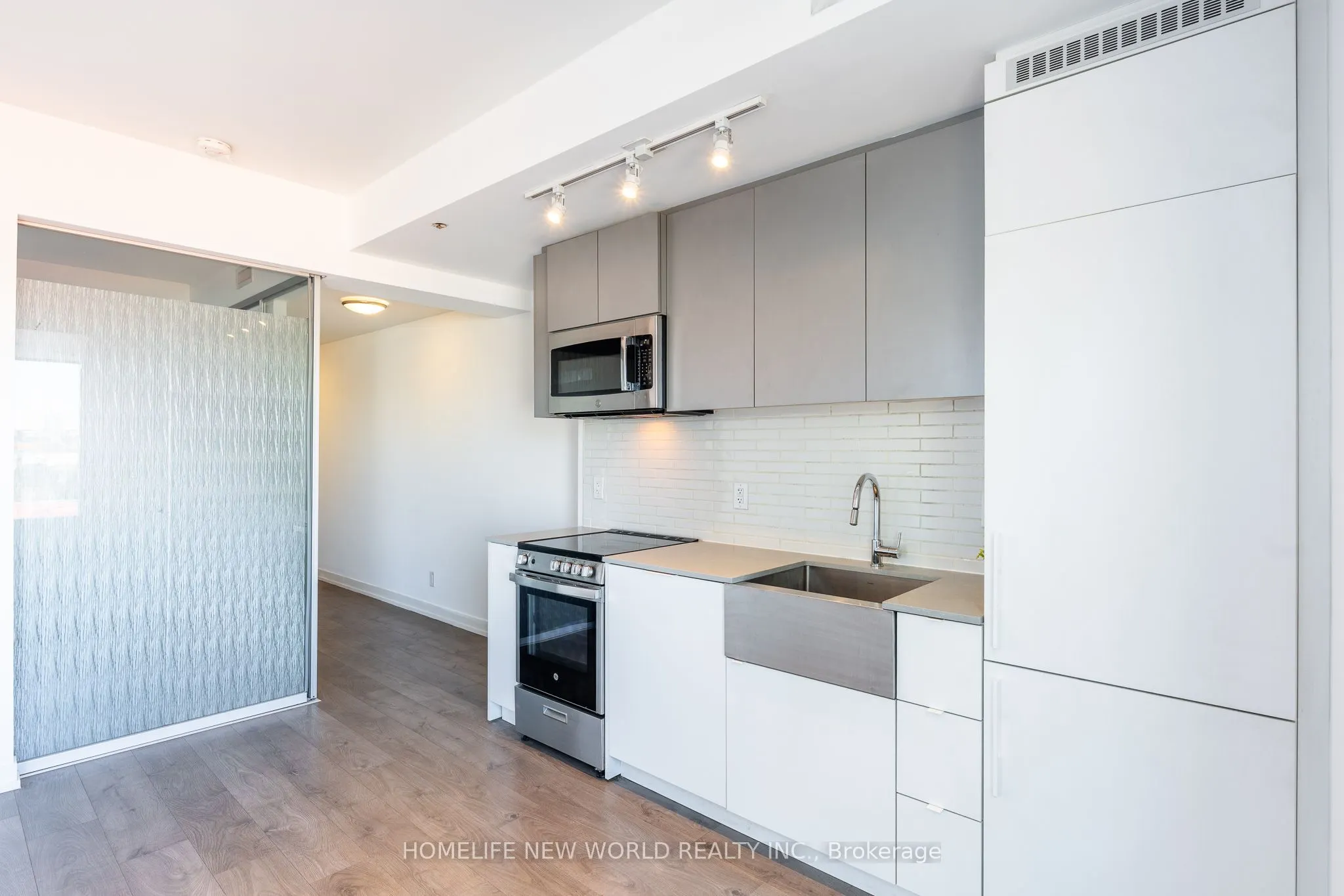 270 Dufferin Street #822