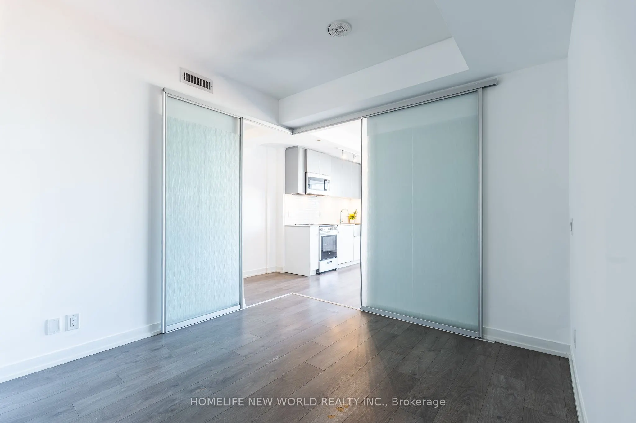 270 Dufferin Street #822