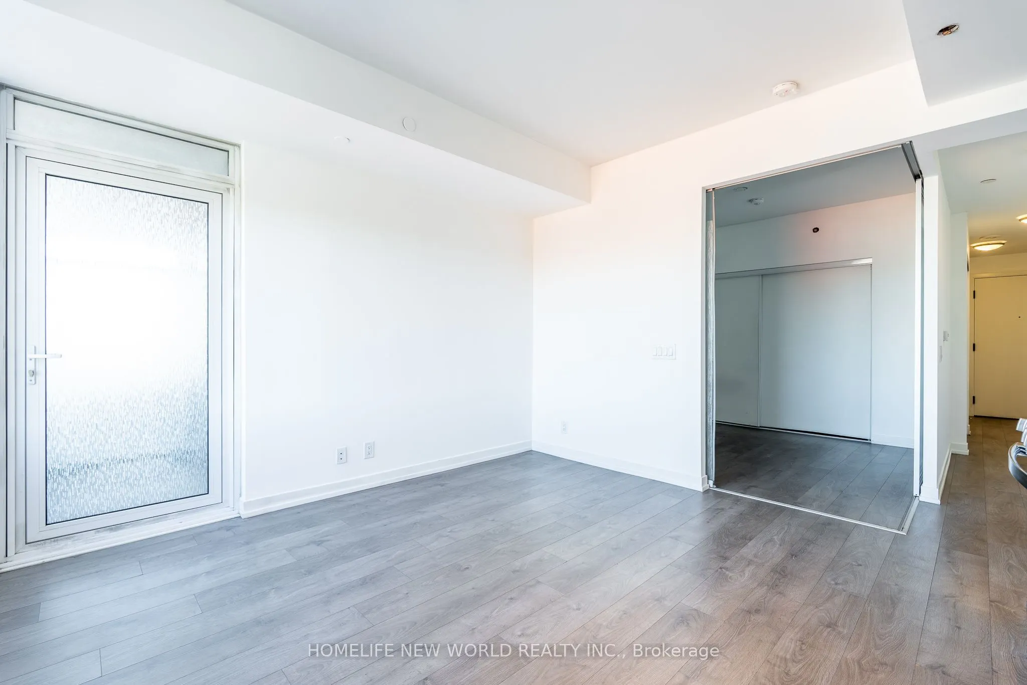 270 Dufferin Street #822