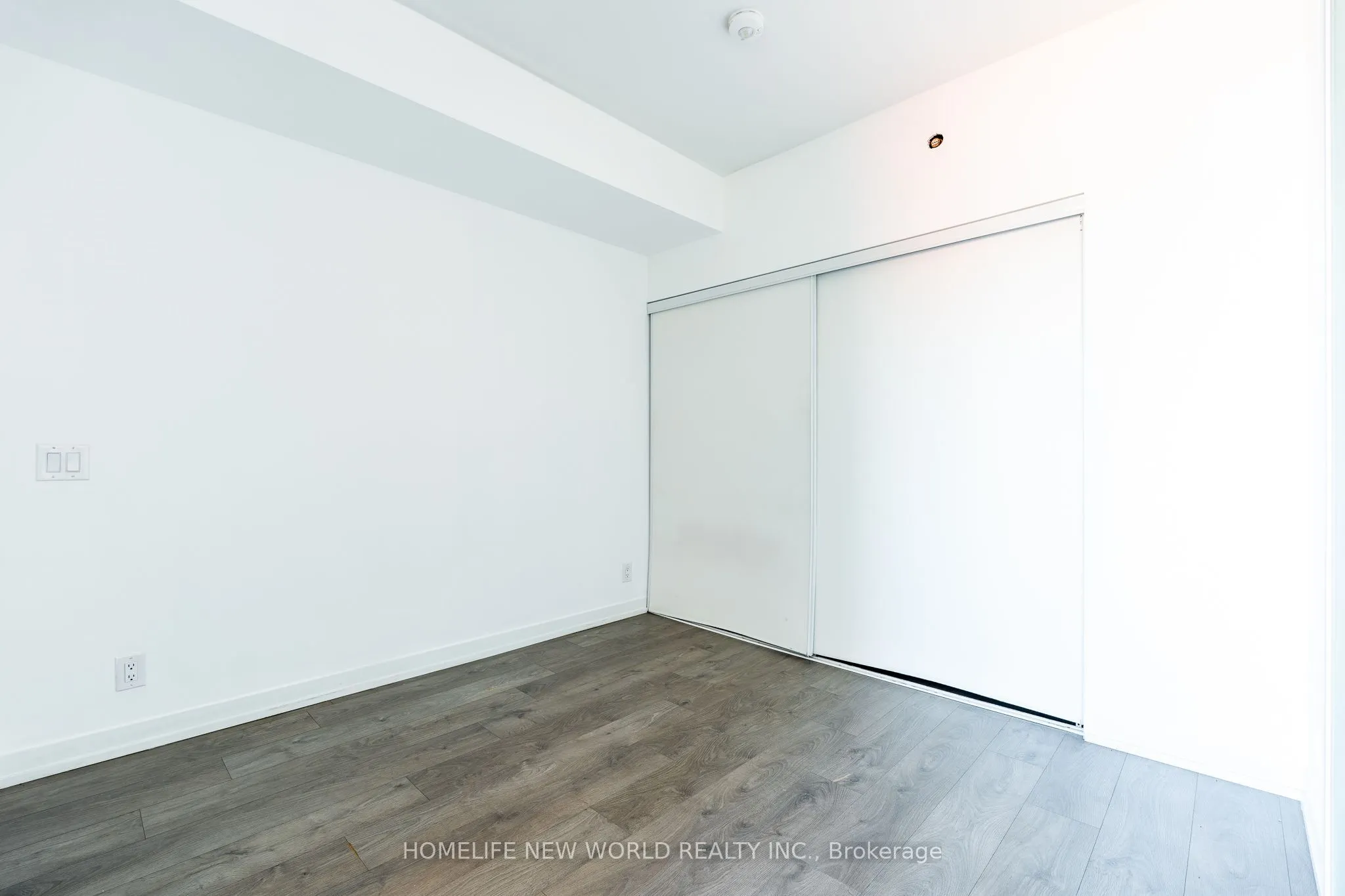 270 Dufferin Street #822