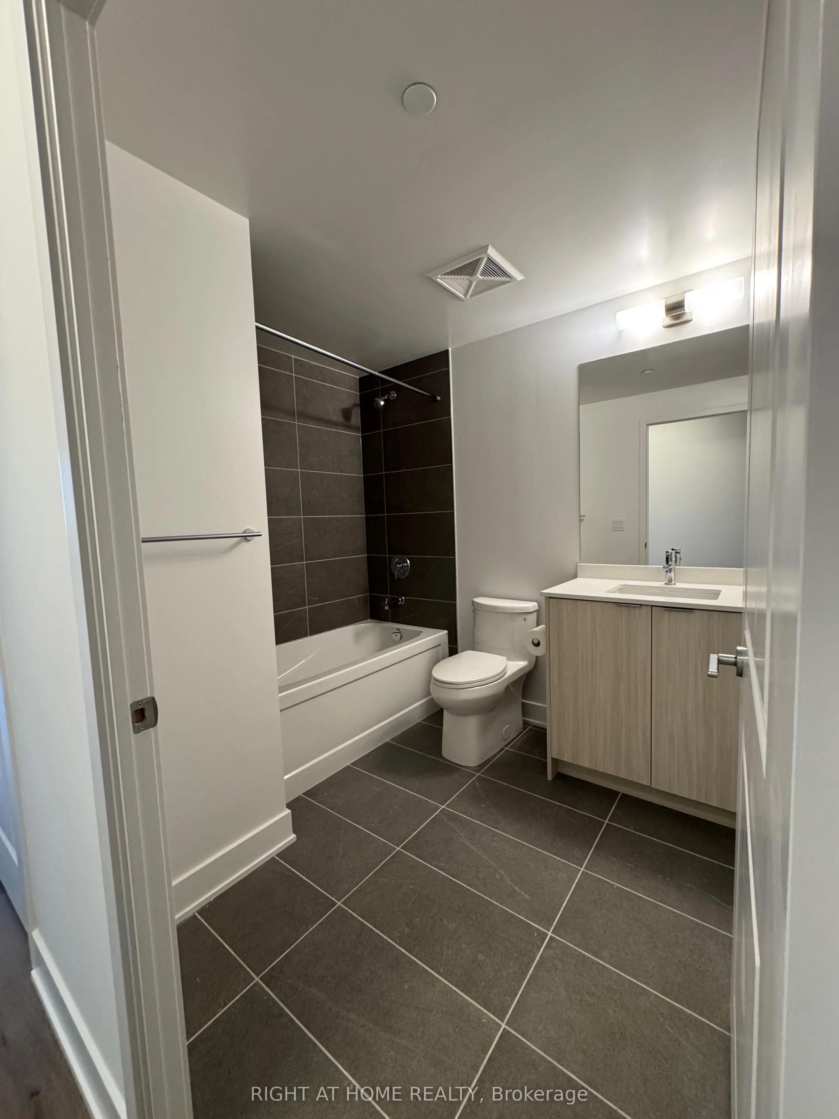 115 Nipissing Road N #1711A