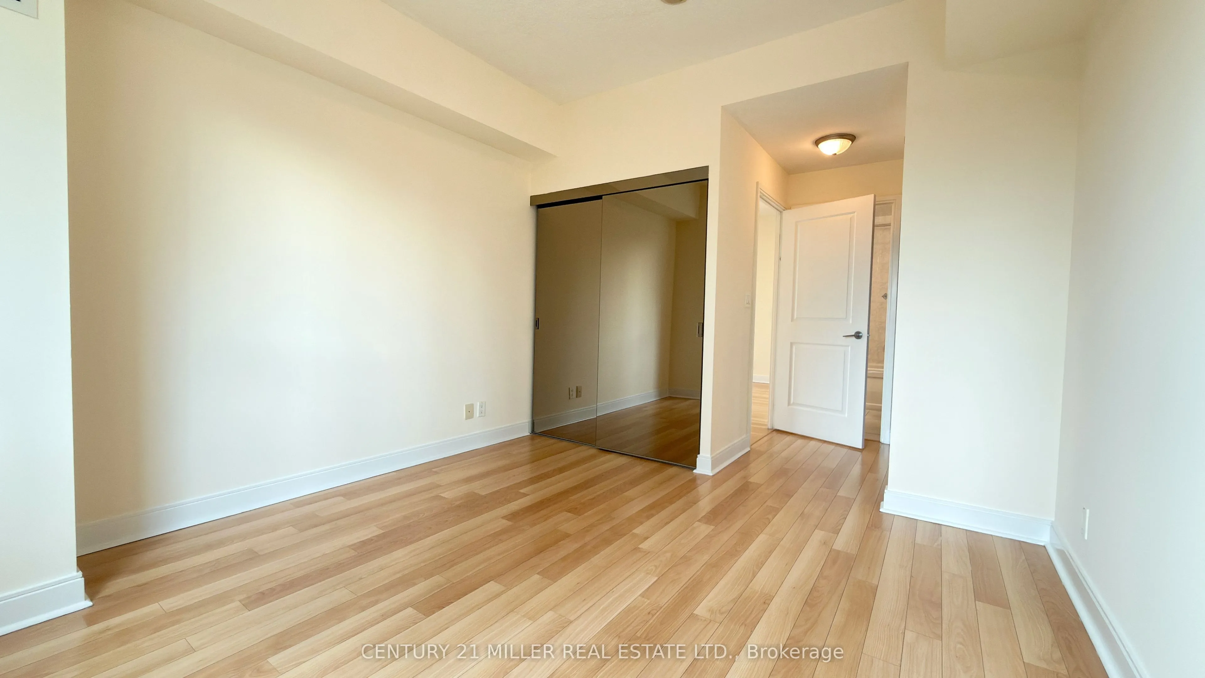 90 Absolute Avenue #509