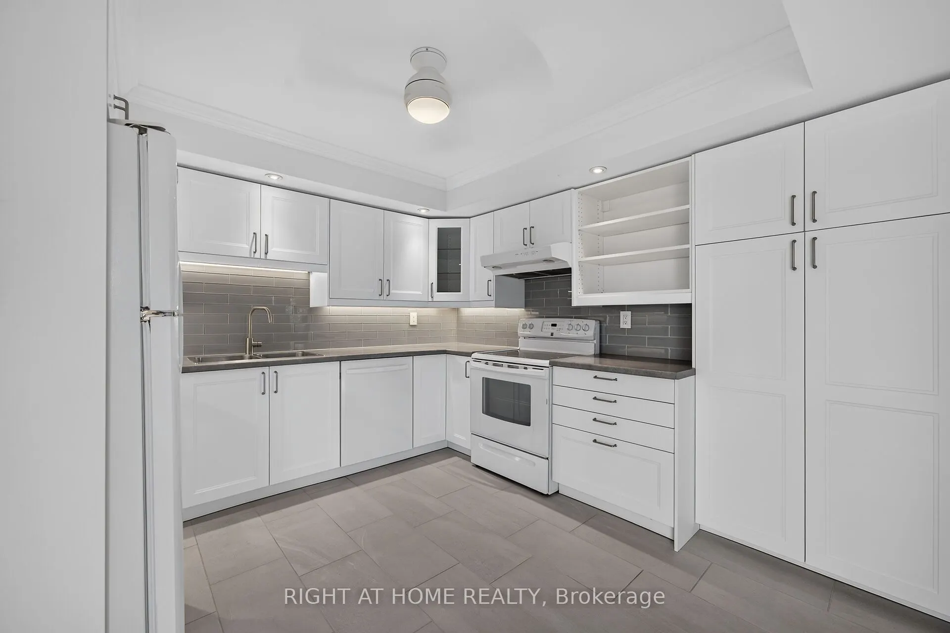 5080 Pinedale Avenue #306