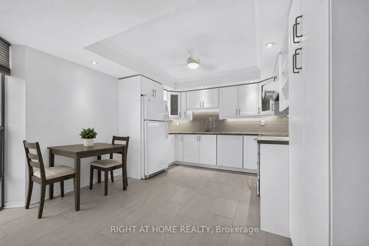 5080 Pinedale Avenue #306