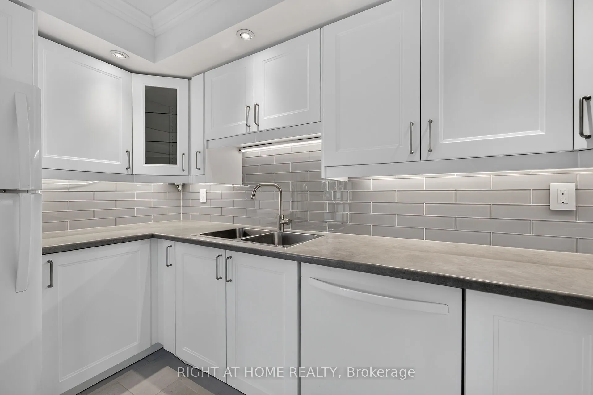 5080 Pinedale Avenue #306