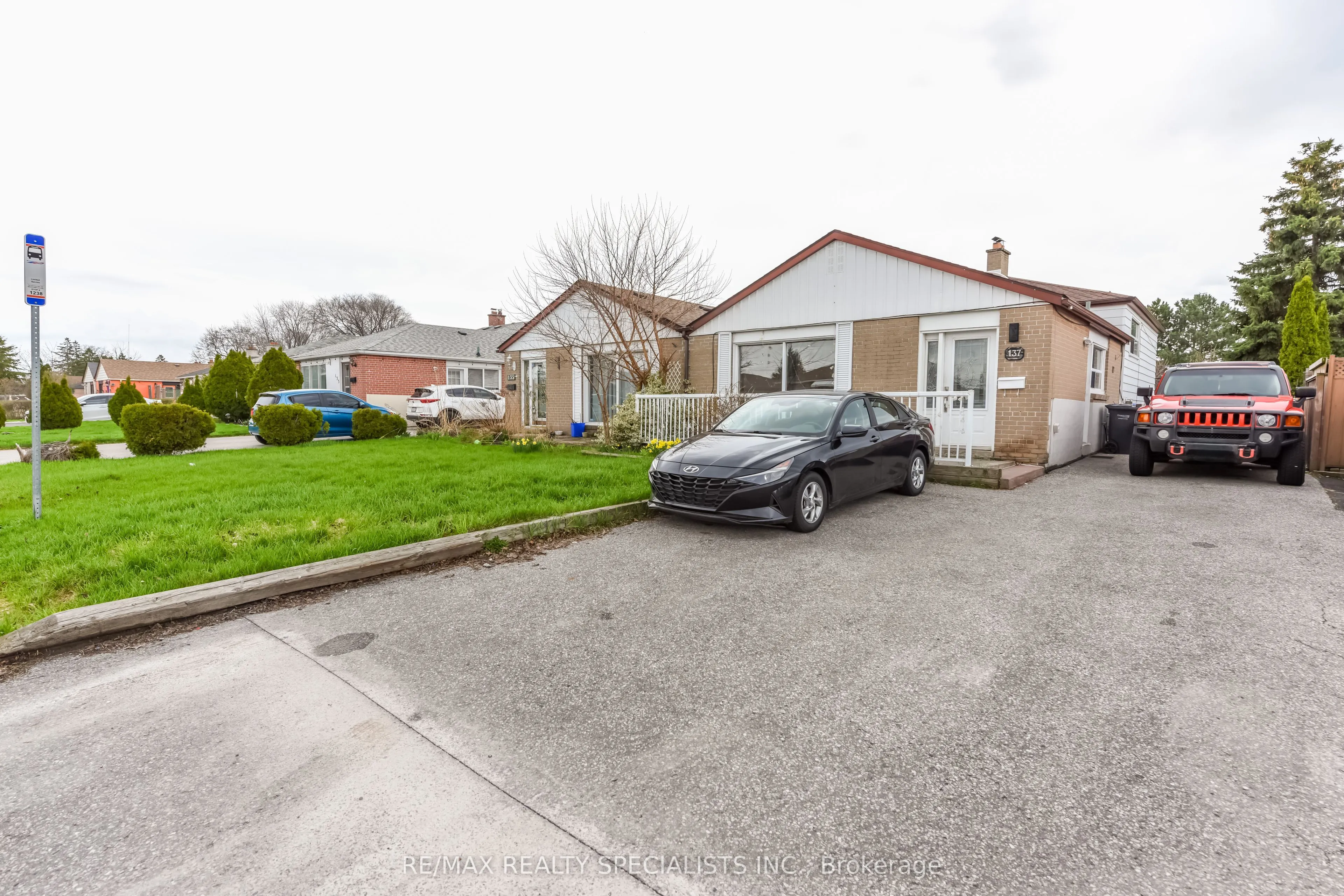 137 Avondale Boulevard #Upper Portion